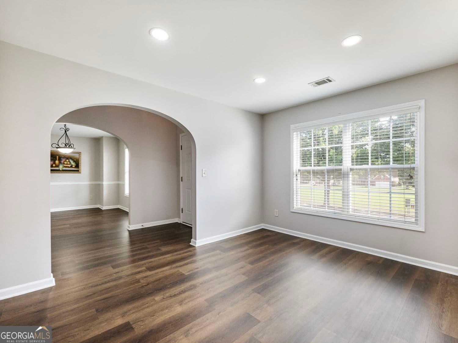 5 bedroom, 3.5 bathroom, 3,937 sq ft single family residence for sale at 6062 Park Bend Avenue, Braselton, GA 30517 — photo 7