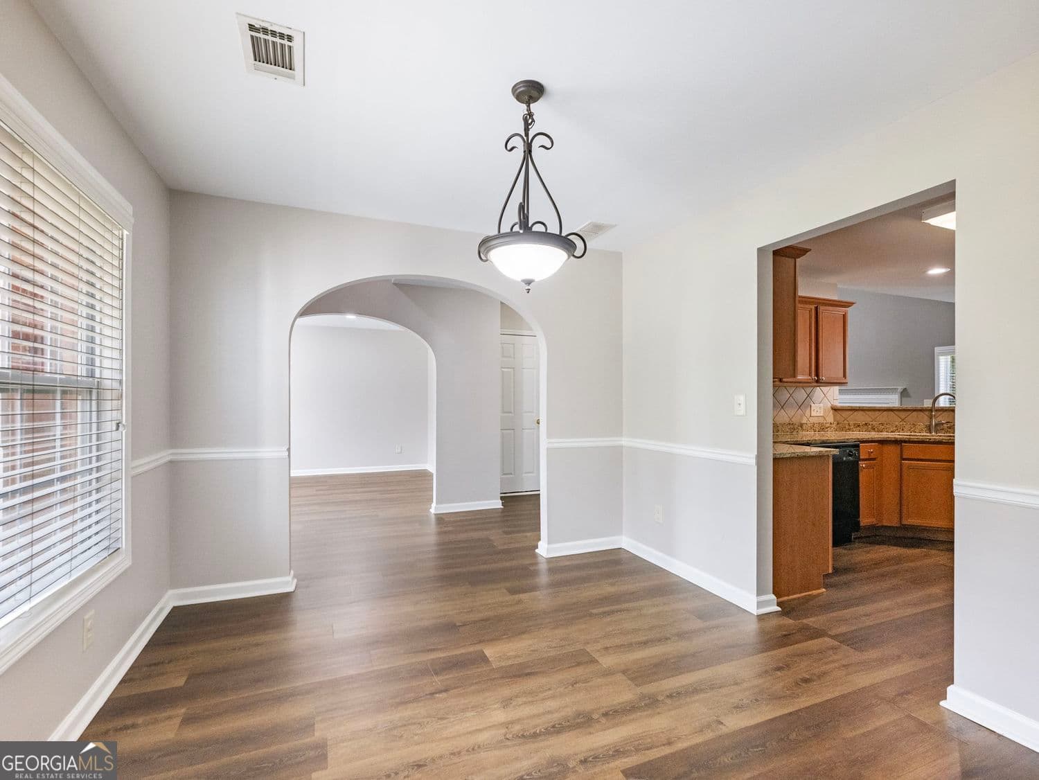 5 bedroom, 3.5 bathroom, 3,937 sq ft single family residence for sale at 6062 Park Bend Avenue, Braselton, GA 30517 — photo 5