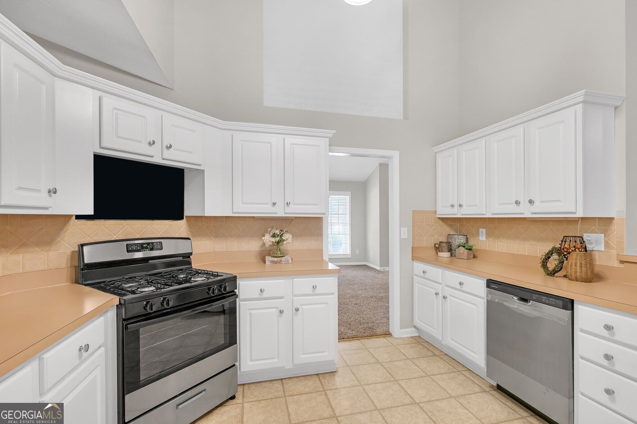 3 bedroom, 2 bathroom, 2,354 sq ft single family residence for sale at 651 Towering Pine Trail, Lawrenceville, GA 30044 — photo 7