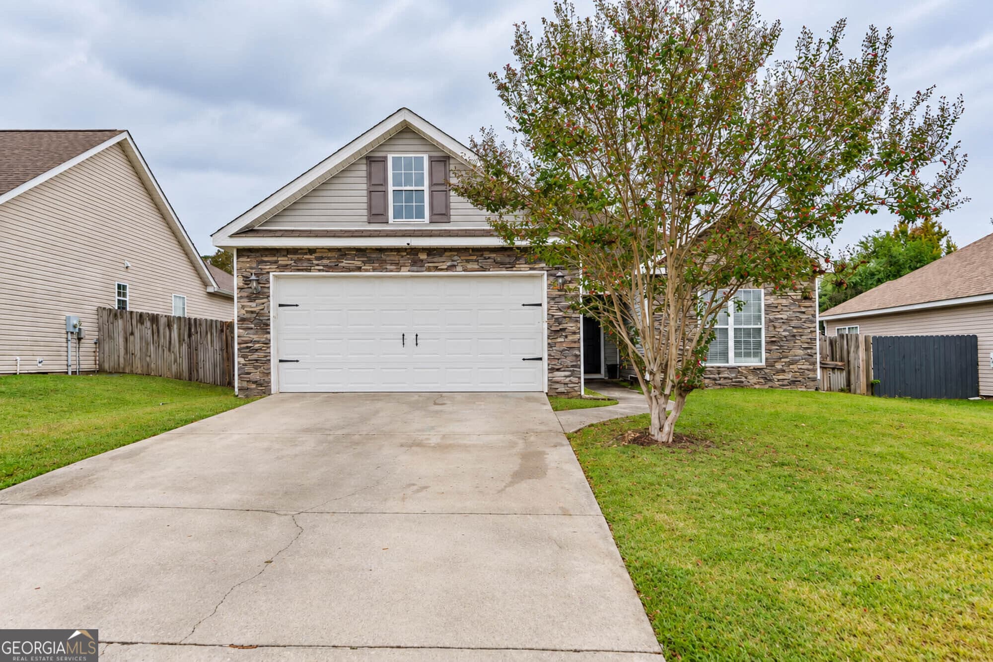3 bedroom, 2 bathroom, 1,515 sq ft single family residence for sale at 509 Clover Trail, Bonaire, GA 31005 — photo 2