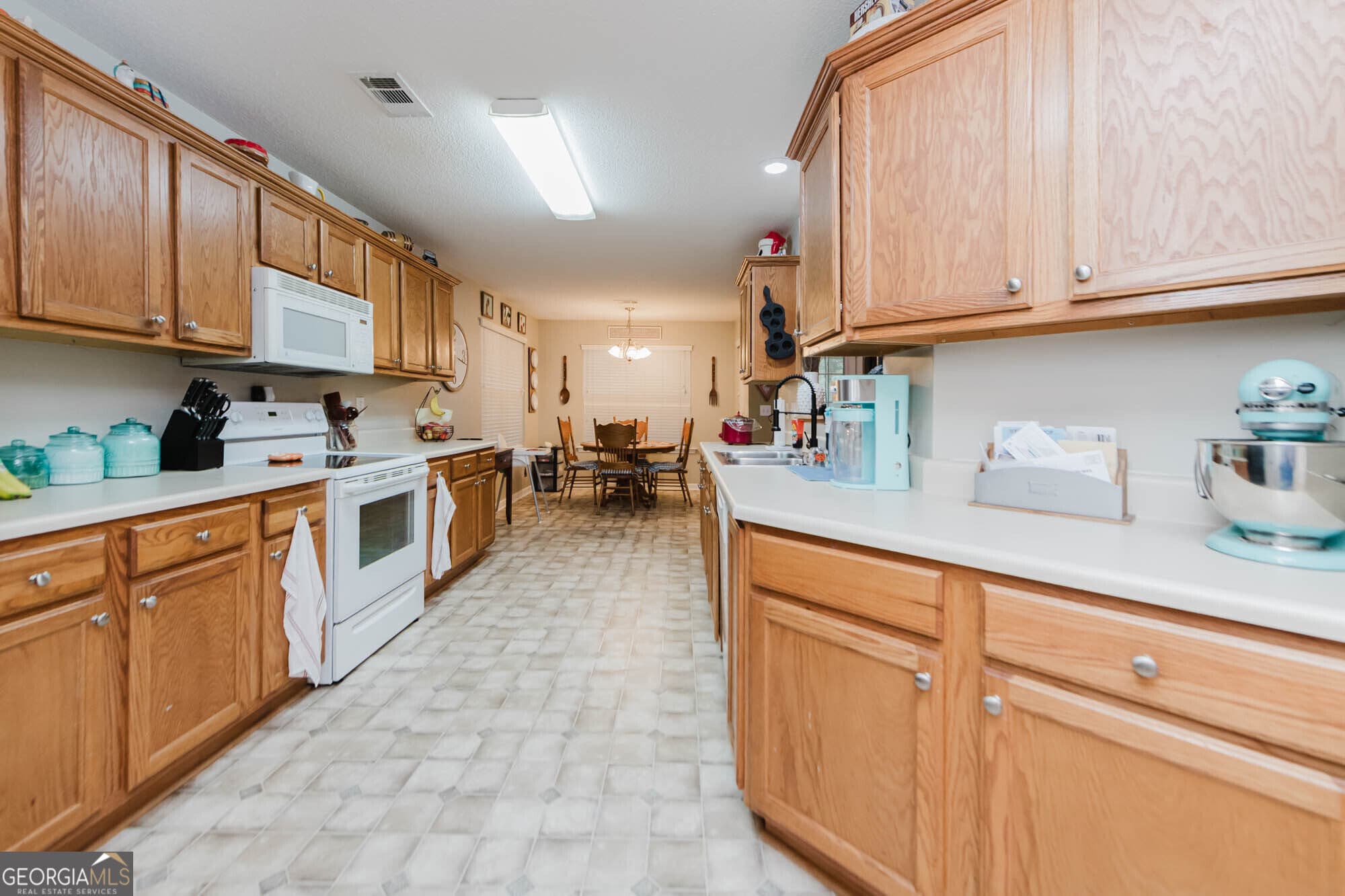 3 bedroom, 2 bathroom, 1,515 sq ft single family residence for sale at 509 Clover Trail, Bonaire, GA 31005 — photo 9