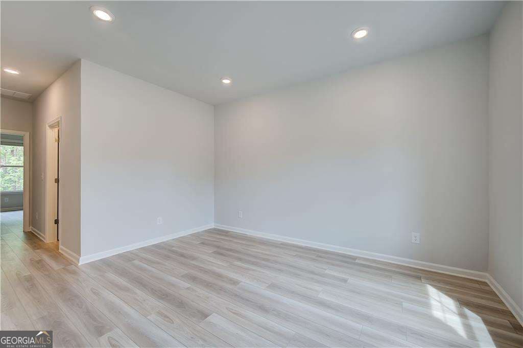 5 bedroom, 4 bathroom single family residence for sale at 145 Haverling Pass, Hampton, GA 30228 — photo 5