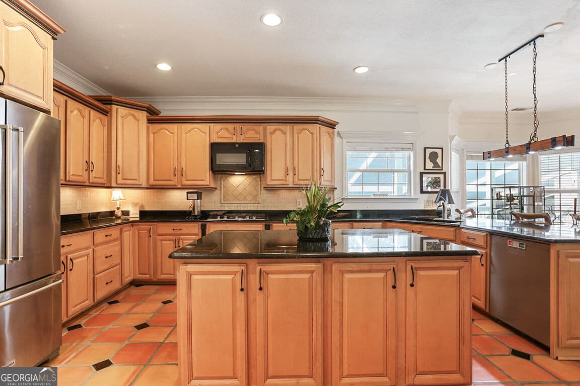 6 bedroom, 4 bathroom, 5,040 sq ft single family residence for sale at 634 Mill Run Road, Richmond Hill, GA 31324 — photo 10