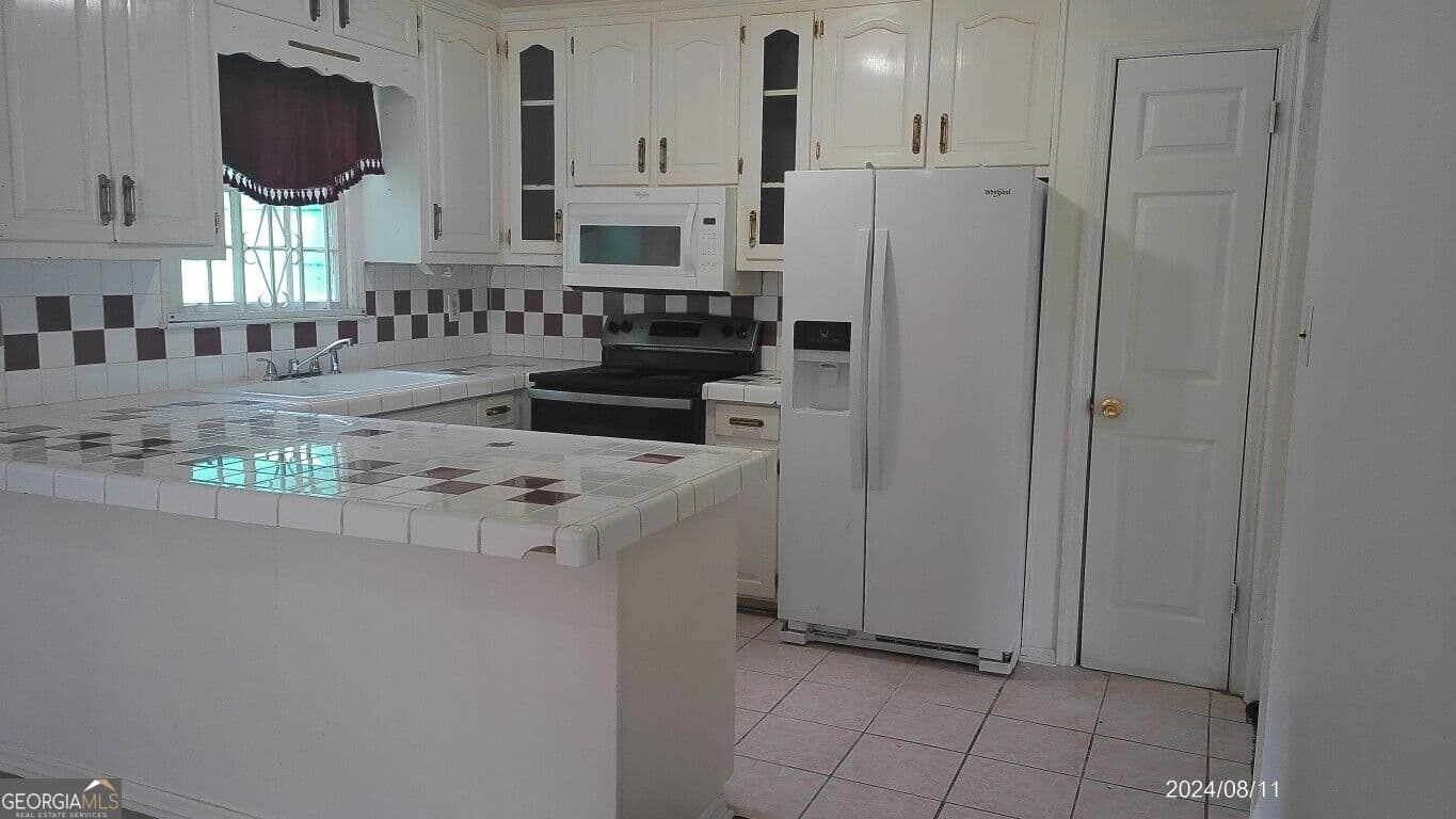 4 bedroom, 2.5 bathroom, 2,384 sq ft single family residence for sale at 2301 Juniper Drive, Albany, GA 31721 — photo 2