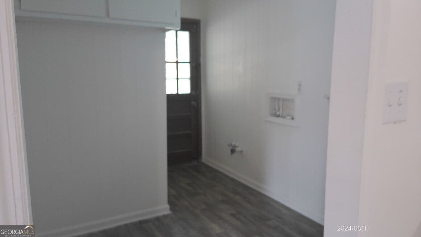 4 bedroom, 2.5 bathroom, 2,384 sq ft single family residence for sale at 2301 Juniper Drive, Albany, GA 31721 — photo 6