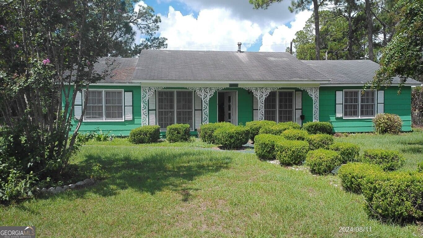 4 bedroom, 2.5 bathroom, 2,384 sq ft single family residence for sale at 2301 Juniper Drive, Albany, GA 31721
