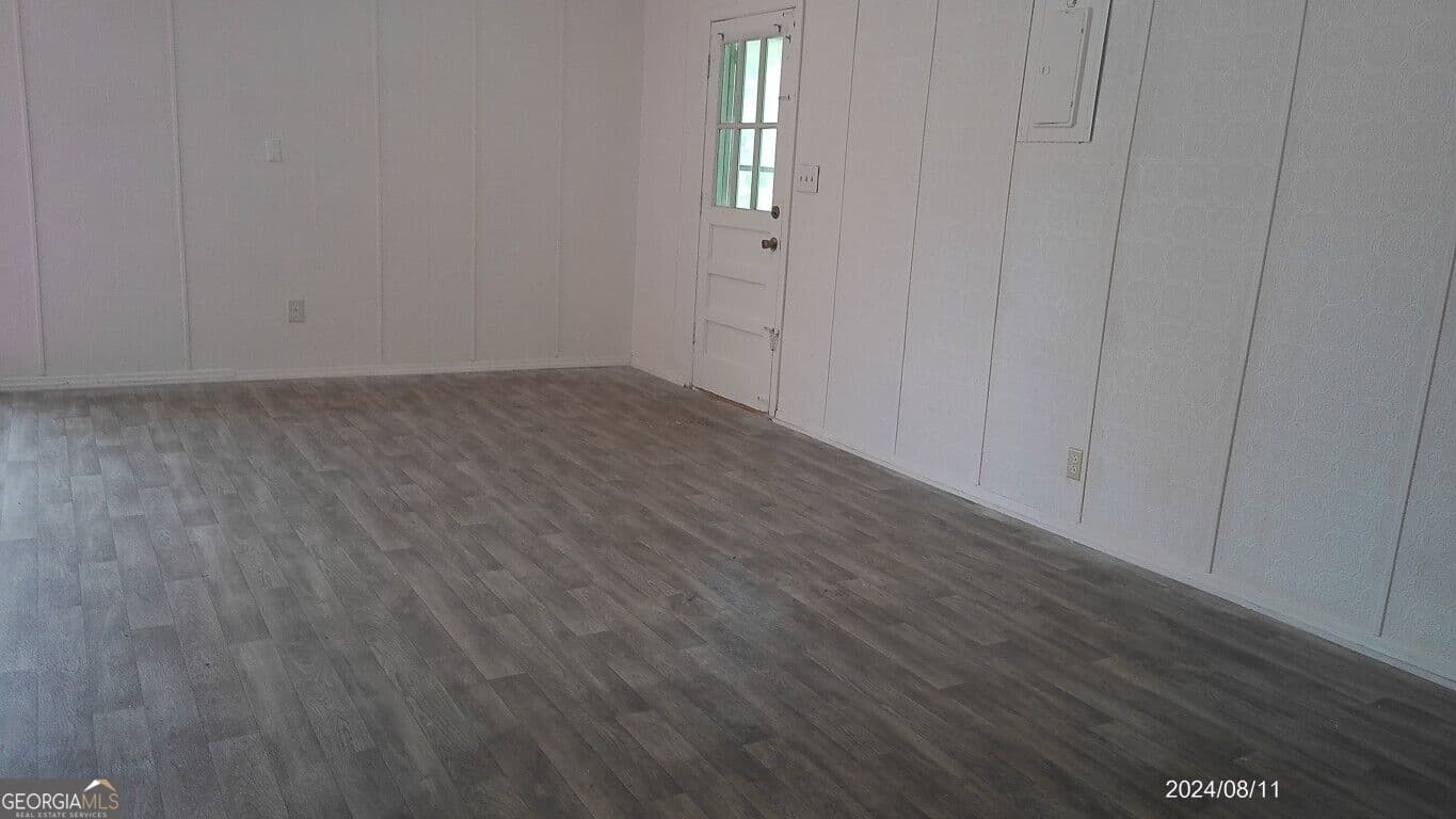 4 bedroom, 2.5 bathroom, 2,384 sq ft single family residence for sale at 2301 Juniper Drive, Albany, GA 31721 — photo 5