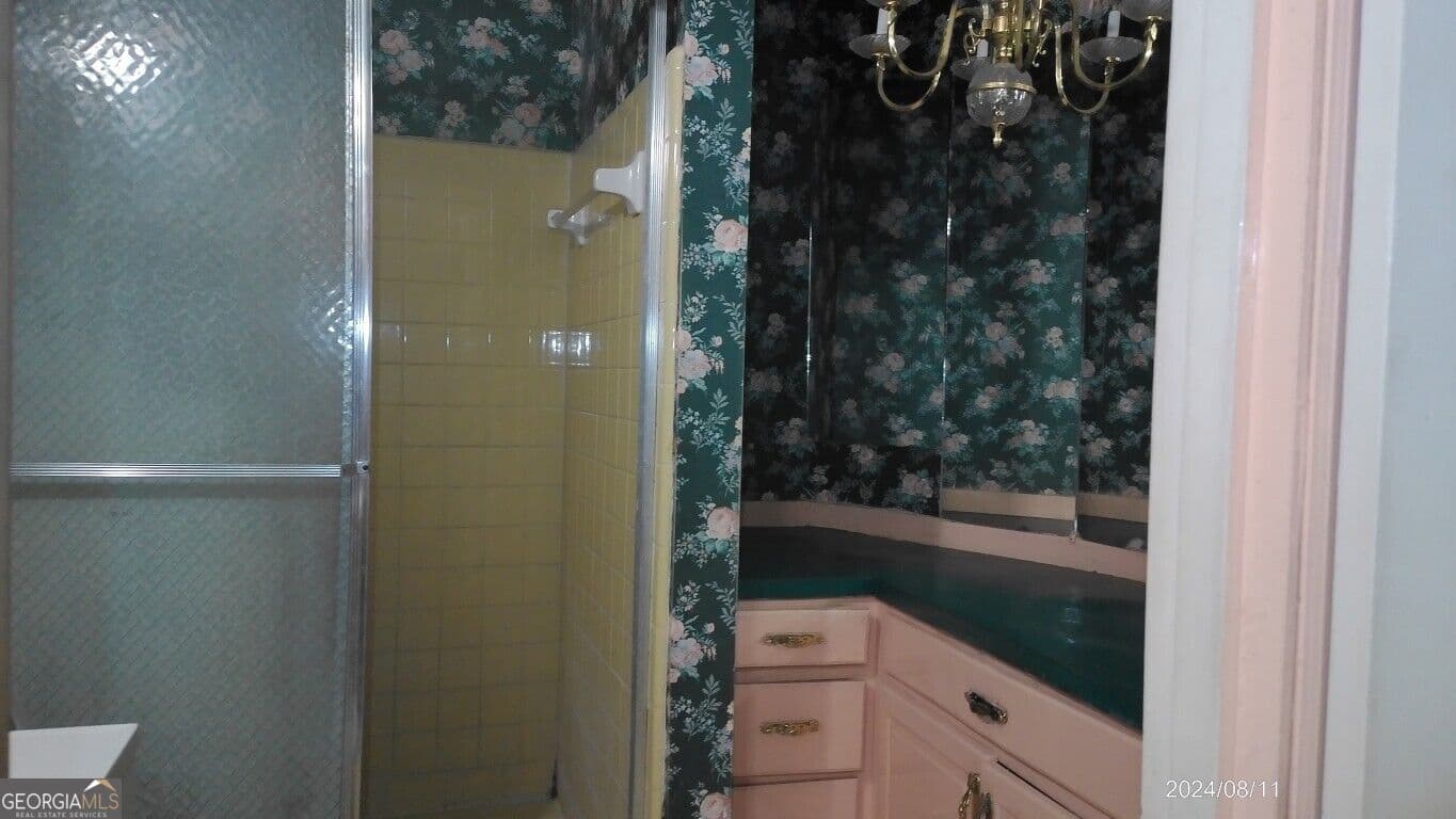 4 bedroom, 2.5 bathroom, 2,384 sq ft single family residence for sale at 2301 Juniper Drive, Albany, GA 31721 — photo 10