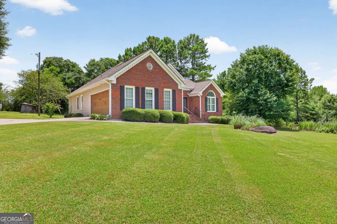 3 bedroom, 2 bathroom, 1,976 sq ft single family residence for rent at 1262 Bowman Road, Lawrenceville, GA 30045 for $2,500 a month — photo 2