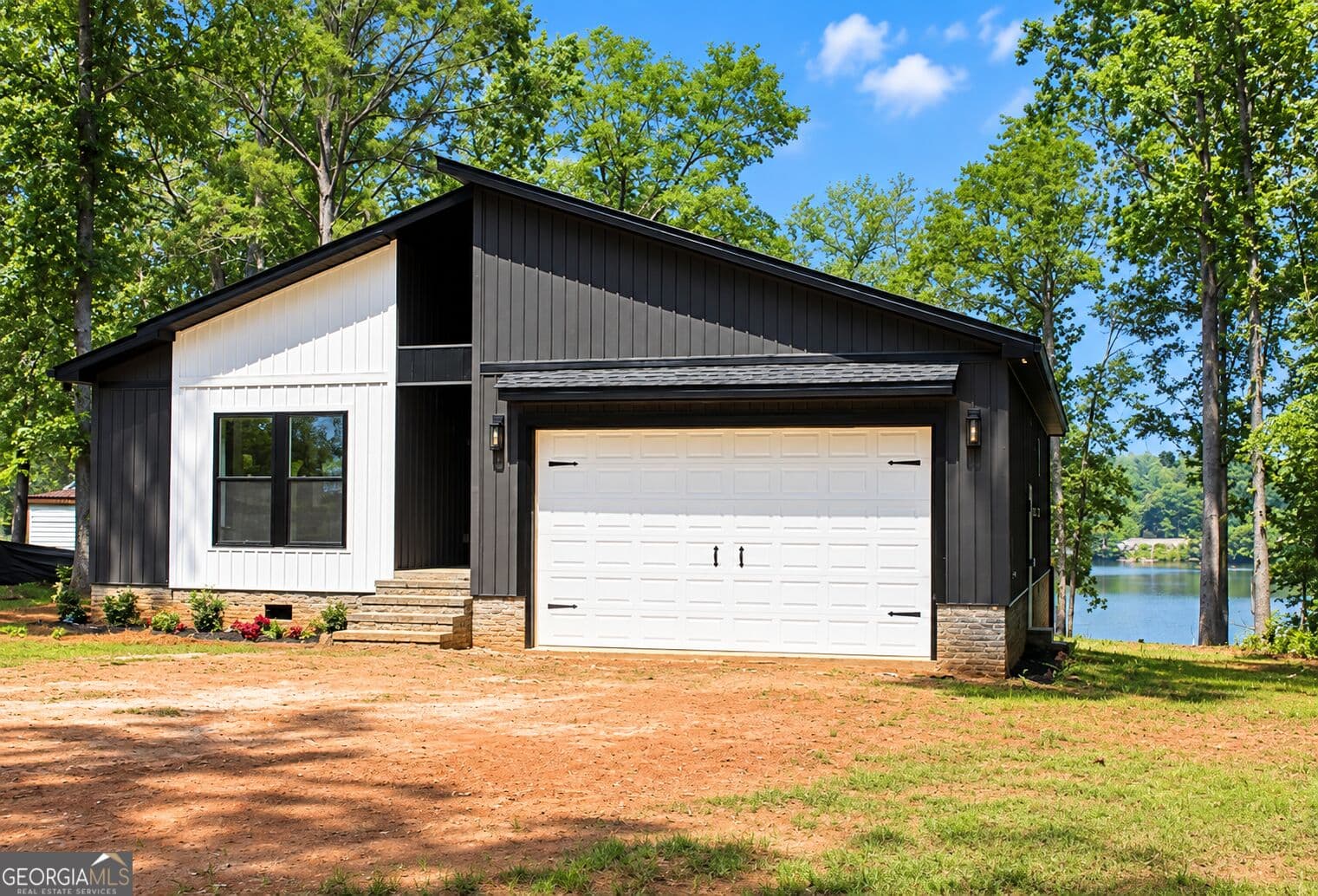 3 bedroom, 2.5 bathroom, 2,374 sq ft single family residence for sale at 250 Merry Drive, Milledgeville, GA 31061
