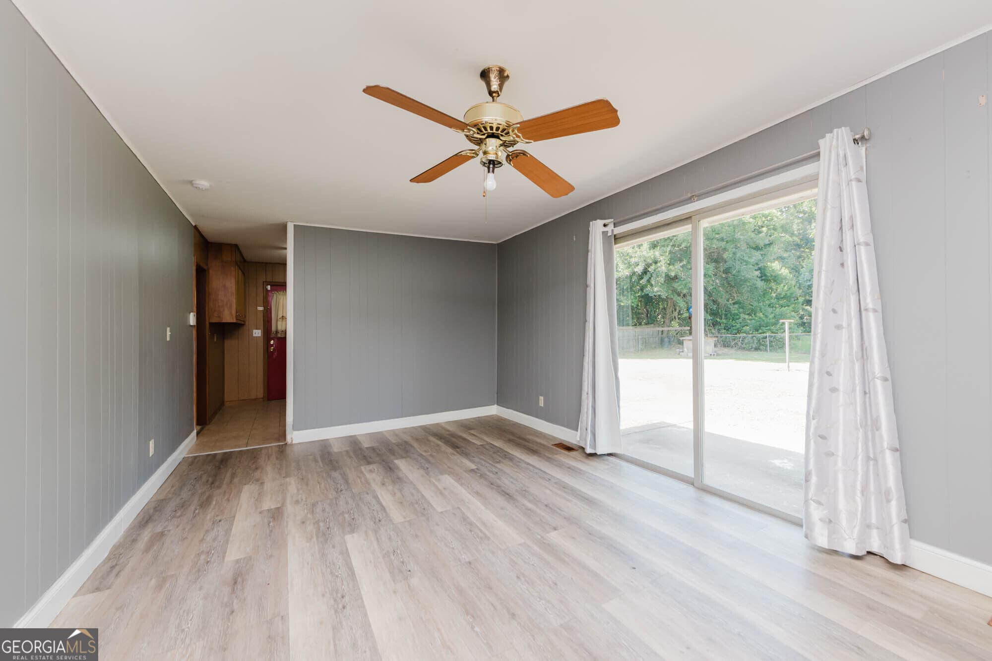 3 bedroom, 2 bathroom, 1,623 sq ft single family residence for sale at 200 Heather Street, Warner Robins, GA 31093 — photo 3
