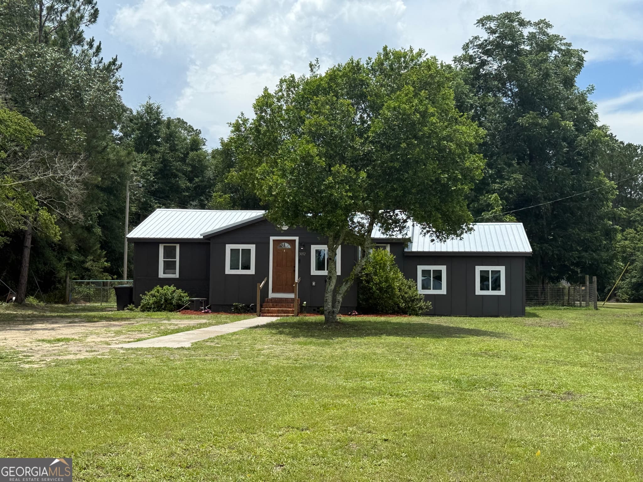 3 bedroom, 2 bathroom, 1,544 sq ft single family residence sold at 3052 Effingham Highway, Sylvania, GA 30467