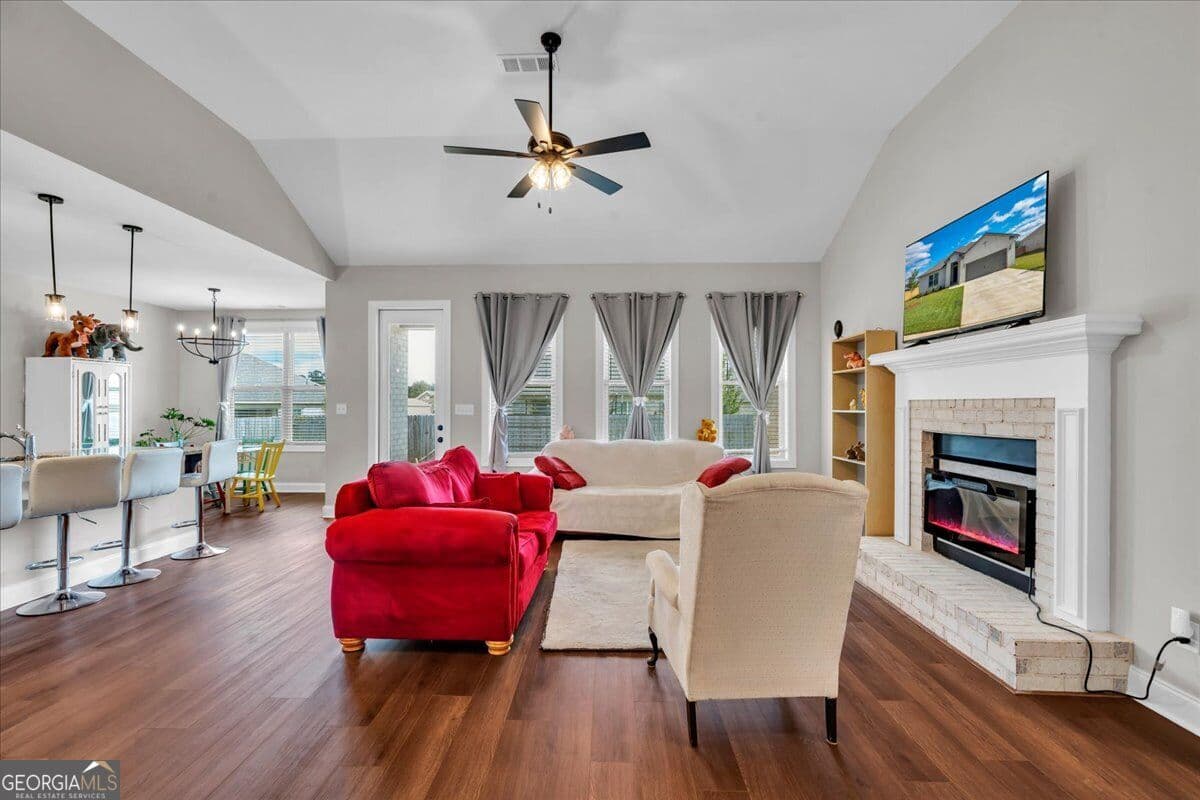 3 bedroom, 2 bathroom, 1,765 sq ft single family residence for sale at 508 Otters Ridge Drive, Kathleen, GA 31047 — photo 2