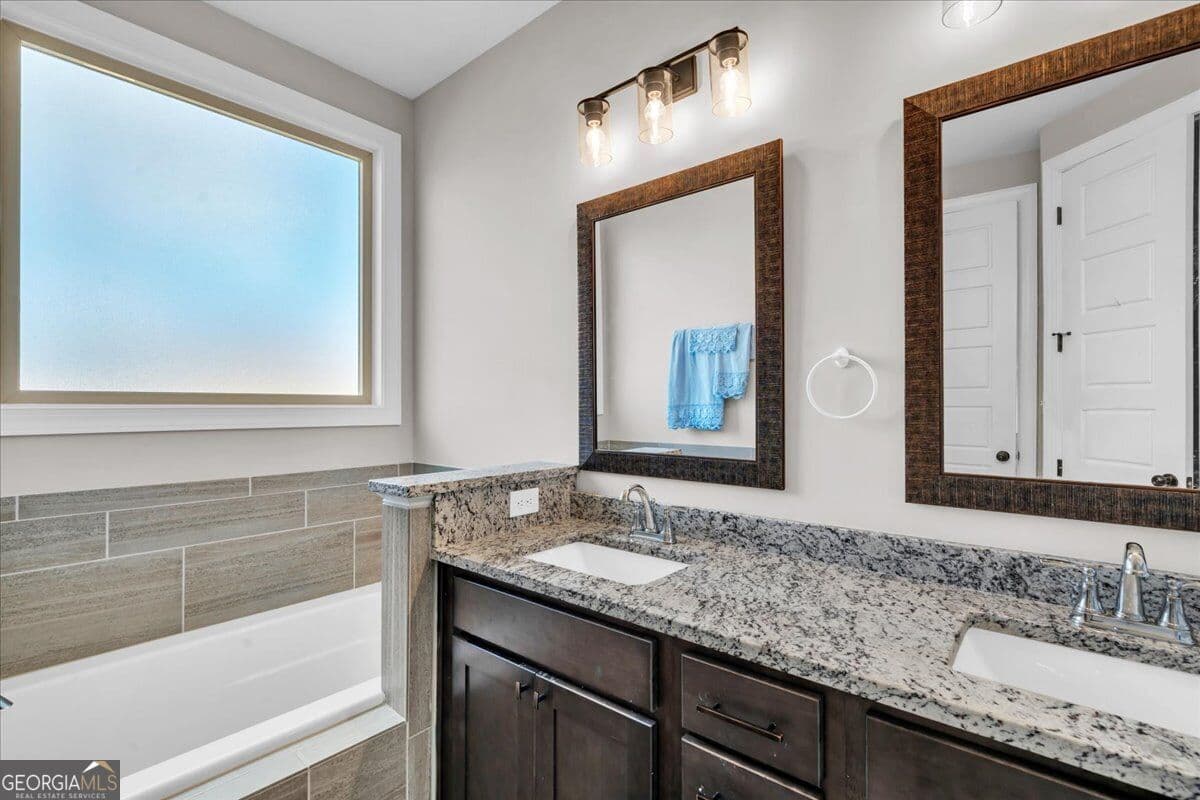 3 bedroom, 2 bathroom, 1,765 sq ft single family residence for sale at 508 Otters Ridge Drive, Kathleen, GA 31047 — photo 5