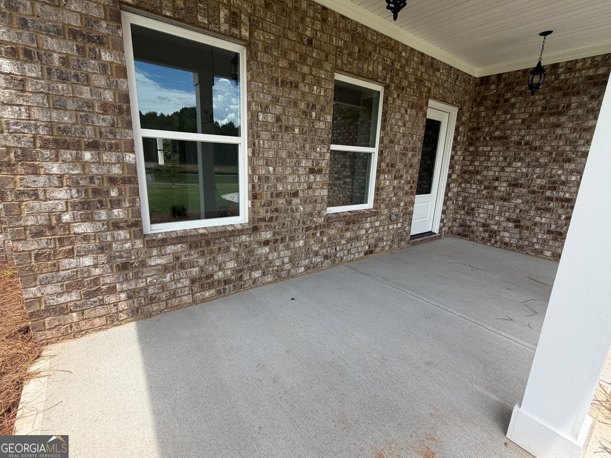 4 bedroom, 2 bathroom, 2,058 sq ft single family residence for sale at 1320 Sycamore Circle, Griffin, GA 30224 — photo 6