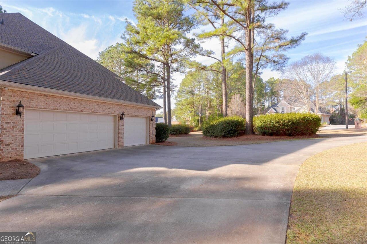 4 bedroom, 3.5 bathroom, 3,790 sq ft single family residence for sale at 200 River Oak Court, Kathleen, GA 31047 — photo 7