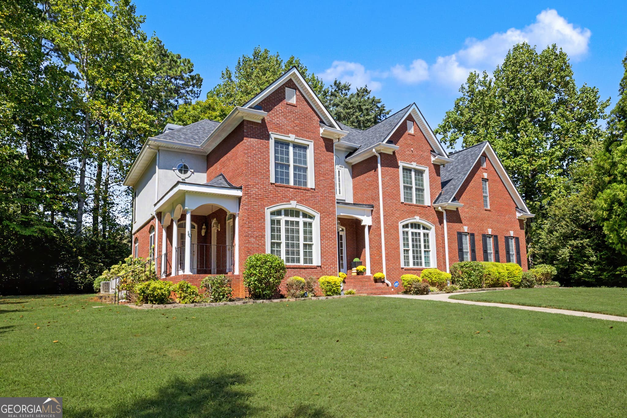4 bedroom, 3.5 bathroom, 3,759 sq ft single family residence for sale at 160 Torrey Pines Court, Newnan, GA 30265 — photo 3