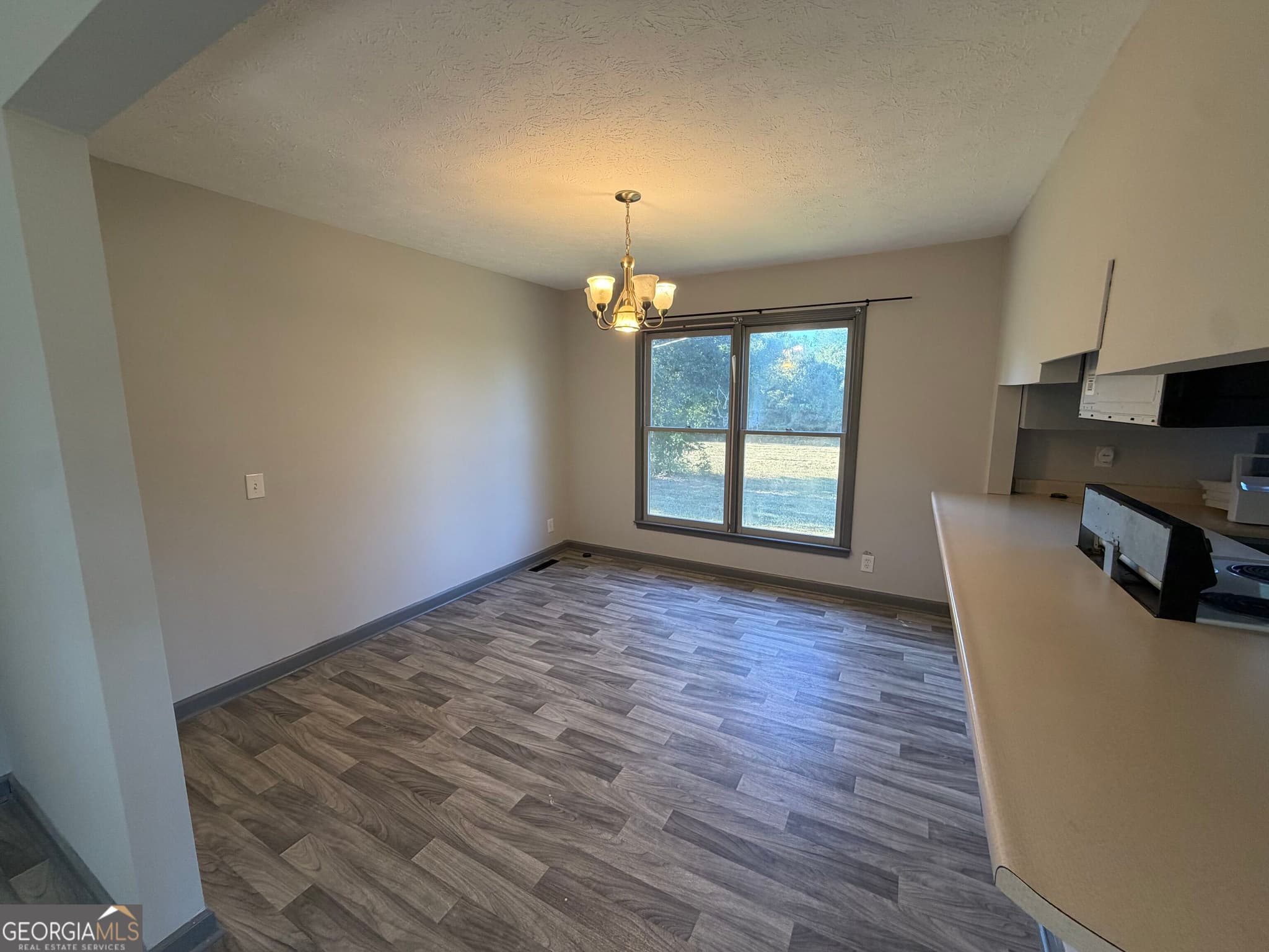 3 bedroom, 2 bathroom, 1,722 sq ft single family residence for rent at 816 Bert Moorhead Road, Canon, GA 30520 for $1,650 a month — photo 2