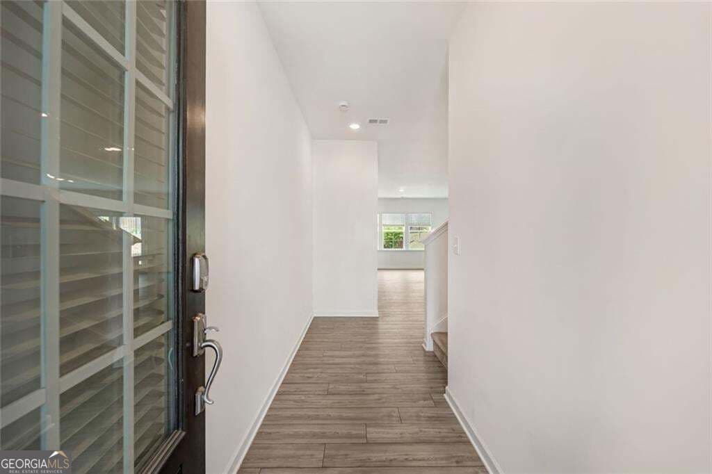 3 bedroom, 2.5 bathroom, 1,934 sq ft townhouse for sale at 649 Isom Walk, Suwanee, GA 30024 — photo 7