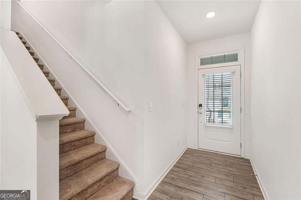 3 bedroom, 2.5 bathroom, 1,934 sq ft townhouse for sale at 649 Isom Walk, Suwanee, GA 30024 — photo 9