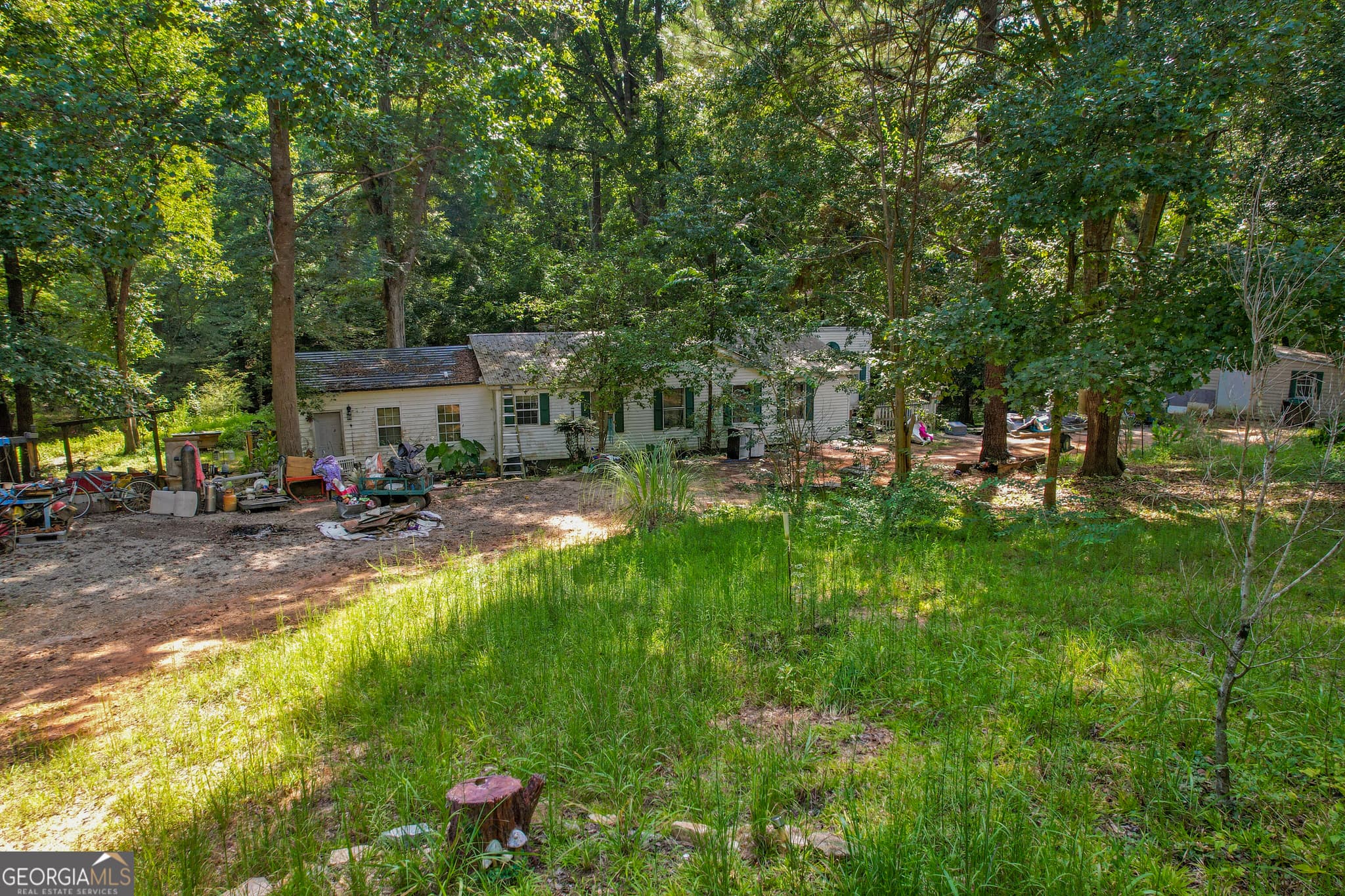 3 bedroom, 2 bathroom, 1,600 sq ft single family residence for sale at 123 Indian Village Drive, Maysville, GA 30558