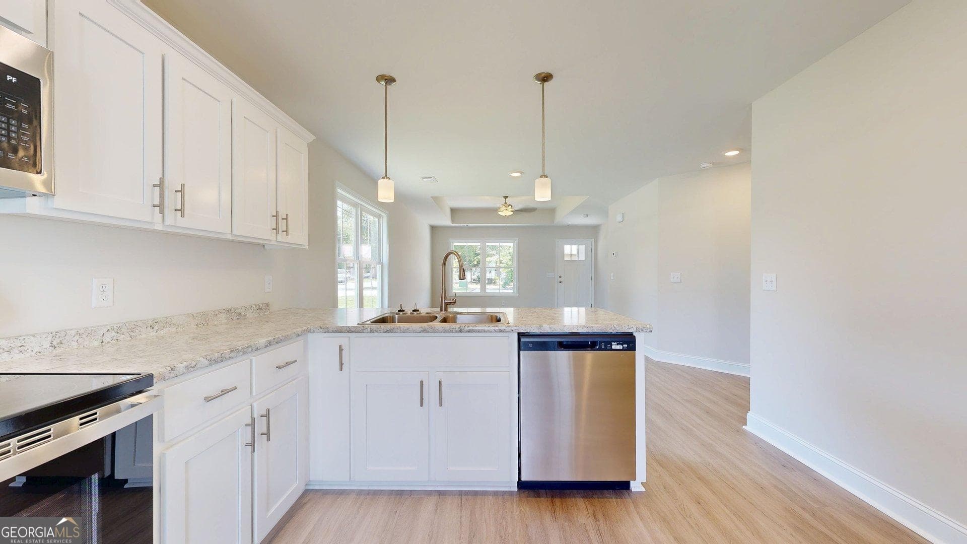 3 bedroom, 2 bathroom, 1,241 sq ft single family residence for sale at 2 Roundtree Street, Statesboro, GA 30458 — photo 9