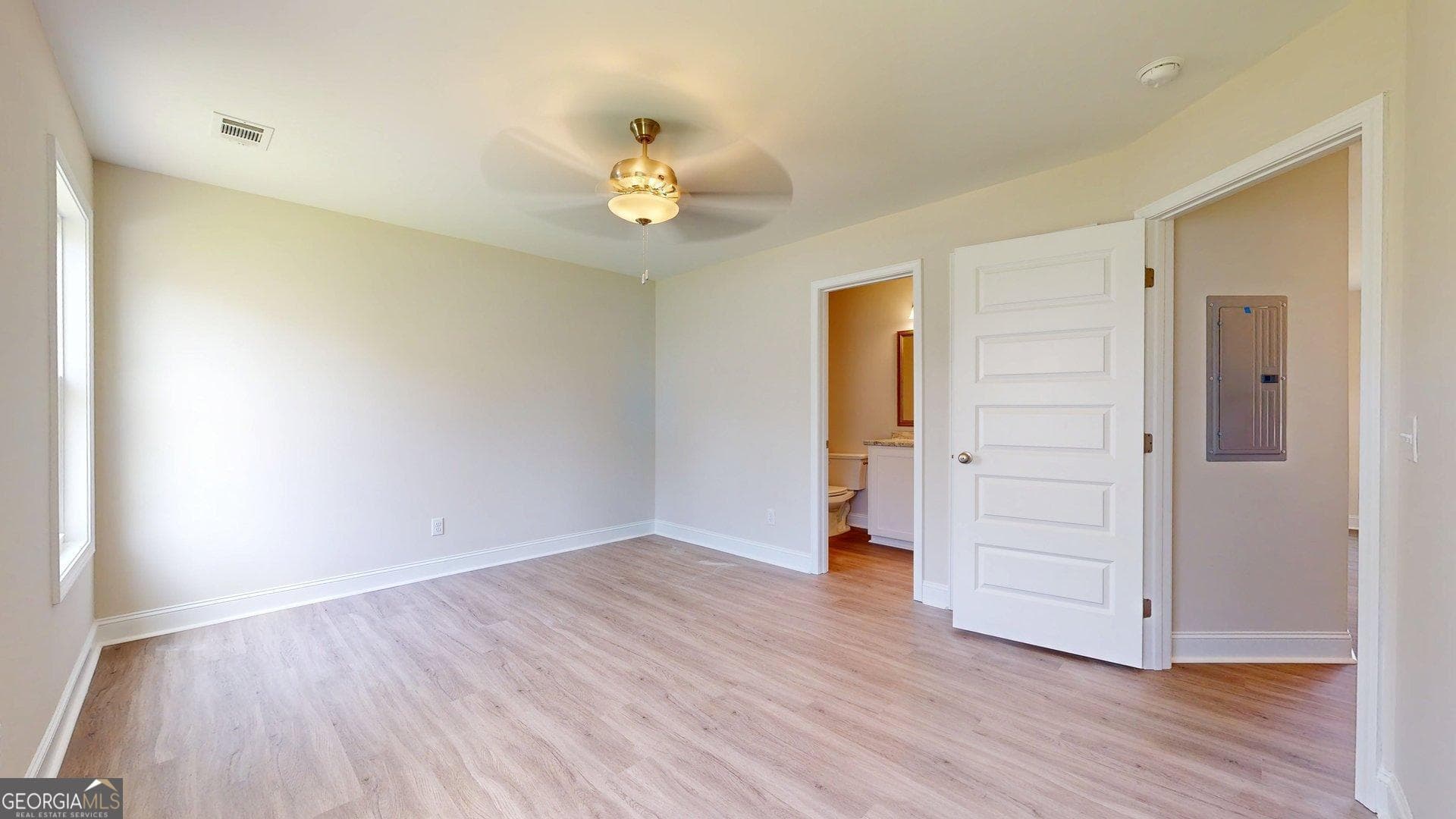3 bedroom, 2 bathroom, 1,241 sq ft single family residence for sale at 2 Roundtree Street, Statesboro, GA 30458 — photo 10