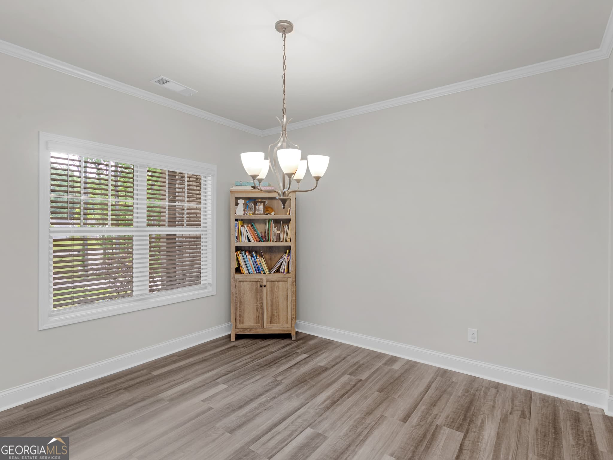 5 bedroom, 3 bathroom, 3,020 sq ft single family residence for sale at 2018 Emily Jane Drive, Griffin, GA 30224 — photo 7