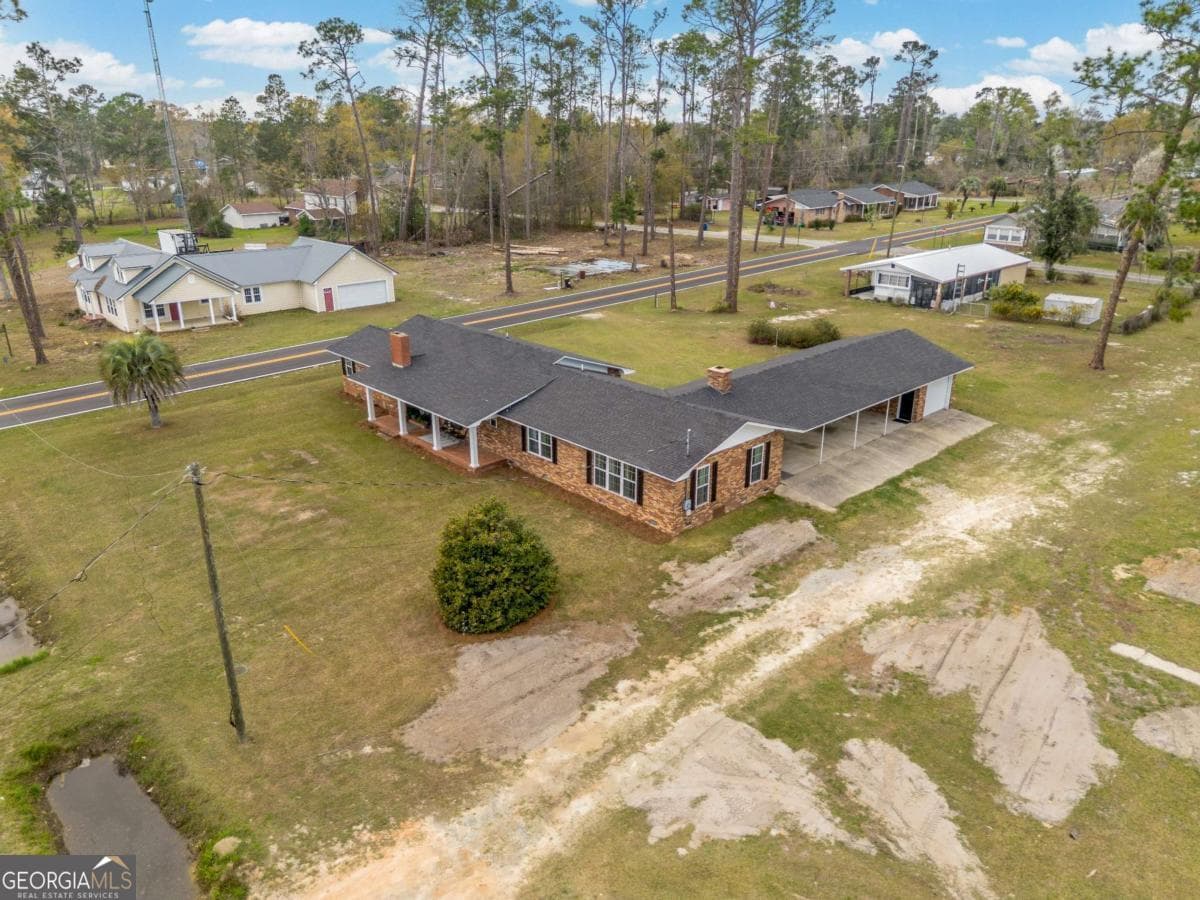 3 bedroom, 2.5 bathroom single family residence for sale at 701 Van Streat, Nicholls, GA 31554 — photo 4