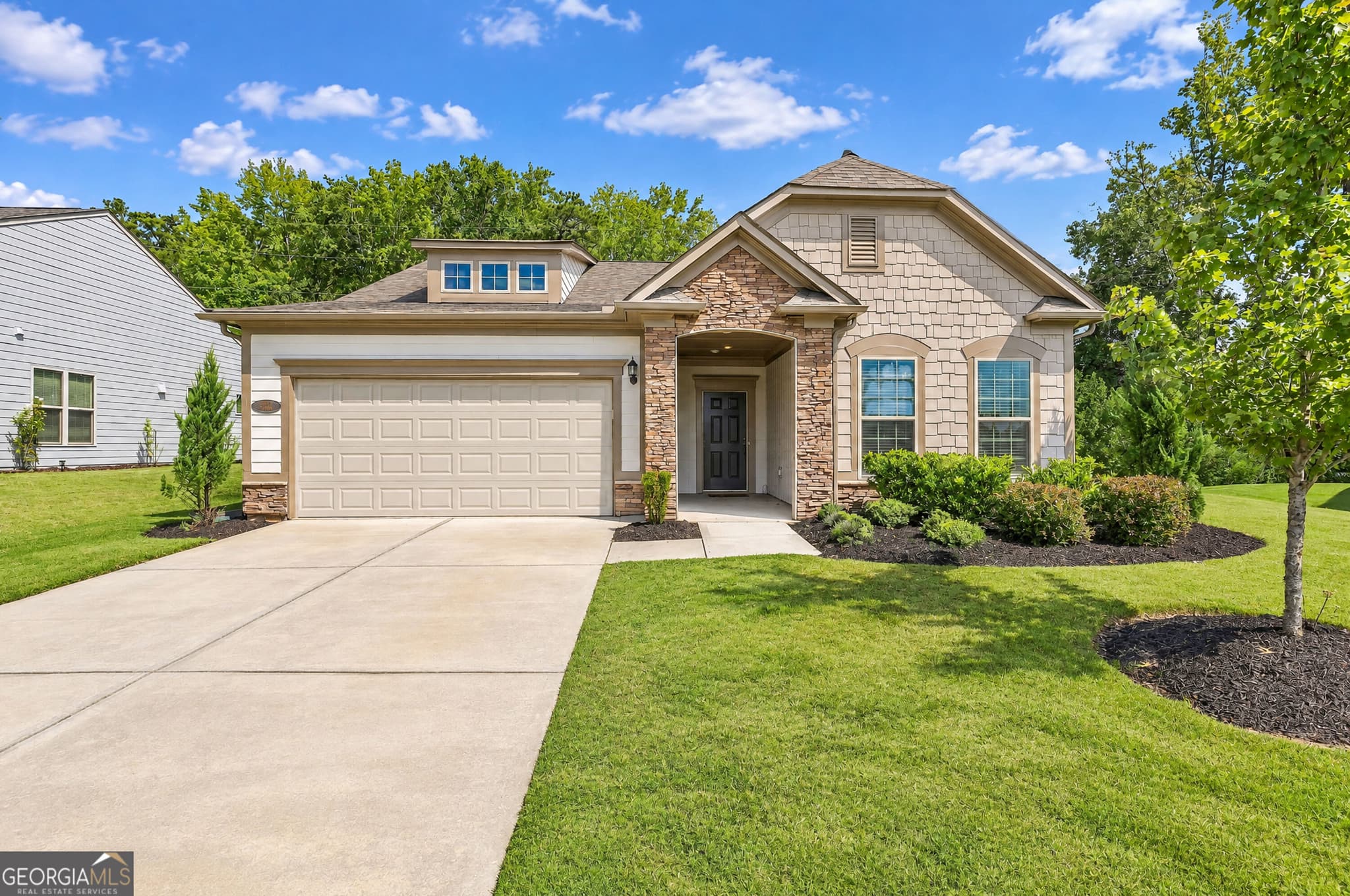 2 bedroom, 2 bathroom, 1,650 sq ft single family residence for sale at 314 Elkins Place, Peachtree City, GA 30269 — photo 1 of 36