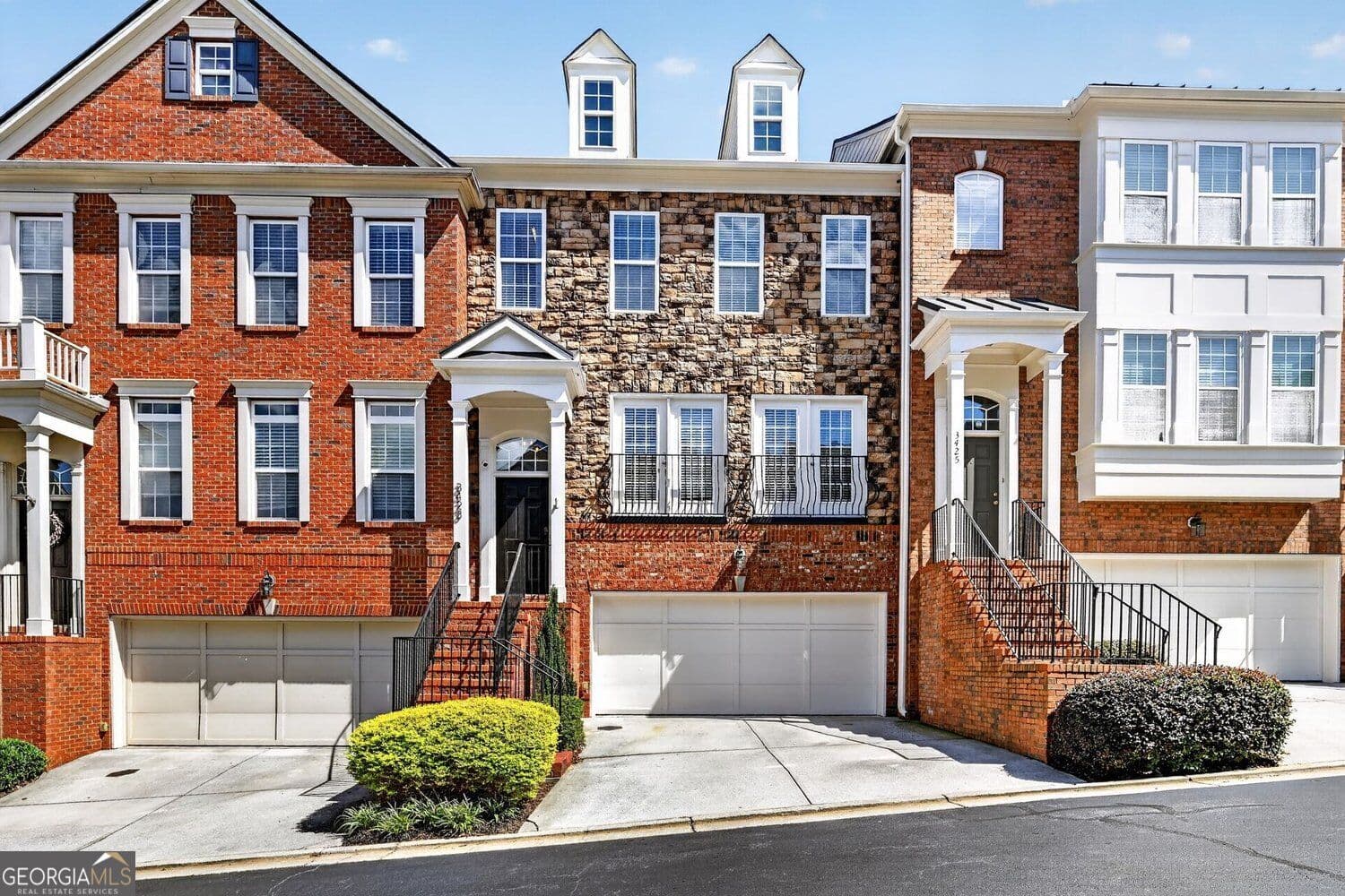 3 bedroom, 3.5 bathroom, 2,328 sq ft townhouse for rent at 3423 Triview Square, Atlanta, GA 30339 for $3,250 a month — photo 1 of 1
