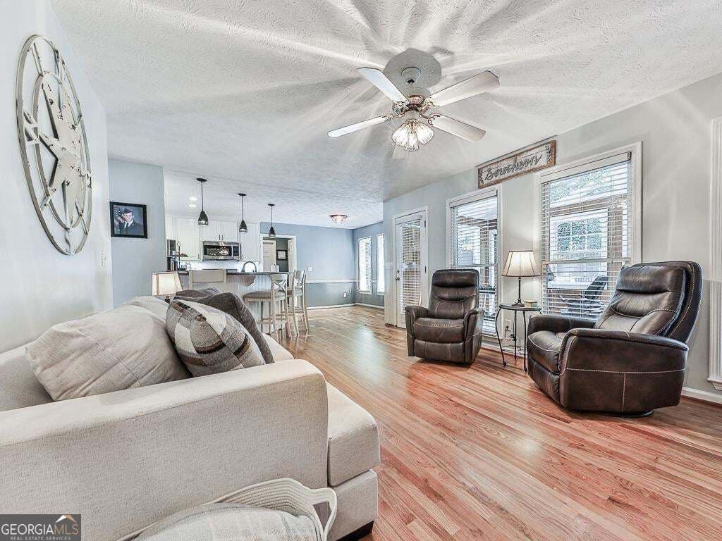 5 bedroom, 4 bathroom, 2,864 sq ft single family residence for sale at 373 Yonah Circle, Woodstock, GA 30189 — photo 9