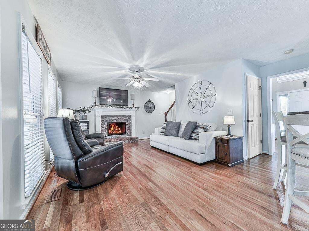5 bedroom, 4 bathroom, 2,864 sq ft single family residence for sale at 373 Yonah Circle, Woodstock, GA 30189 — photo 8
