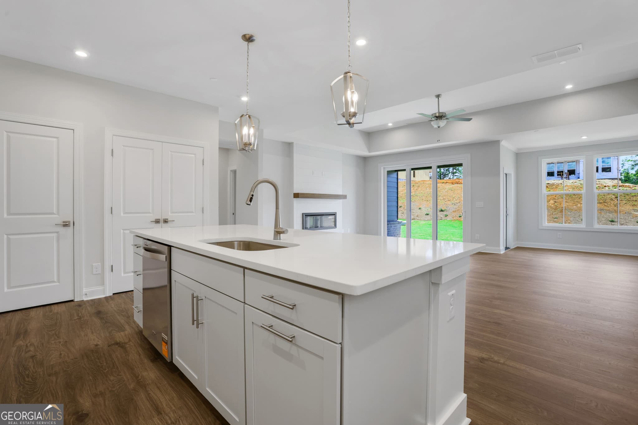 3 bedroom, 2.5 bathroom, 2,085 sq ft single family residence for sale at 130 Willowfern Lane, Marietta, GA 30066 — photo 7