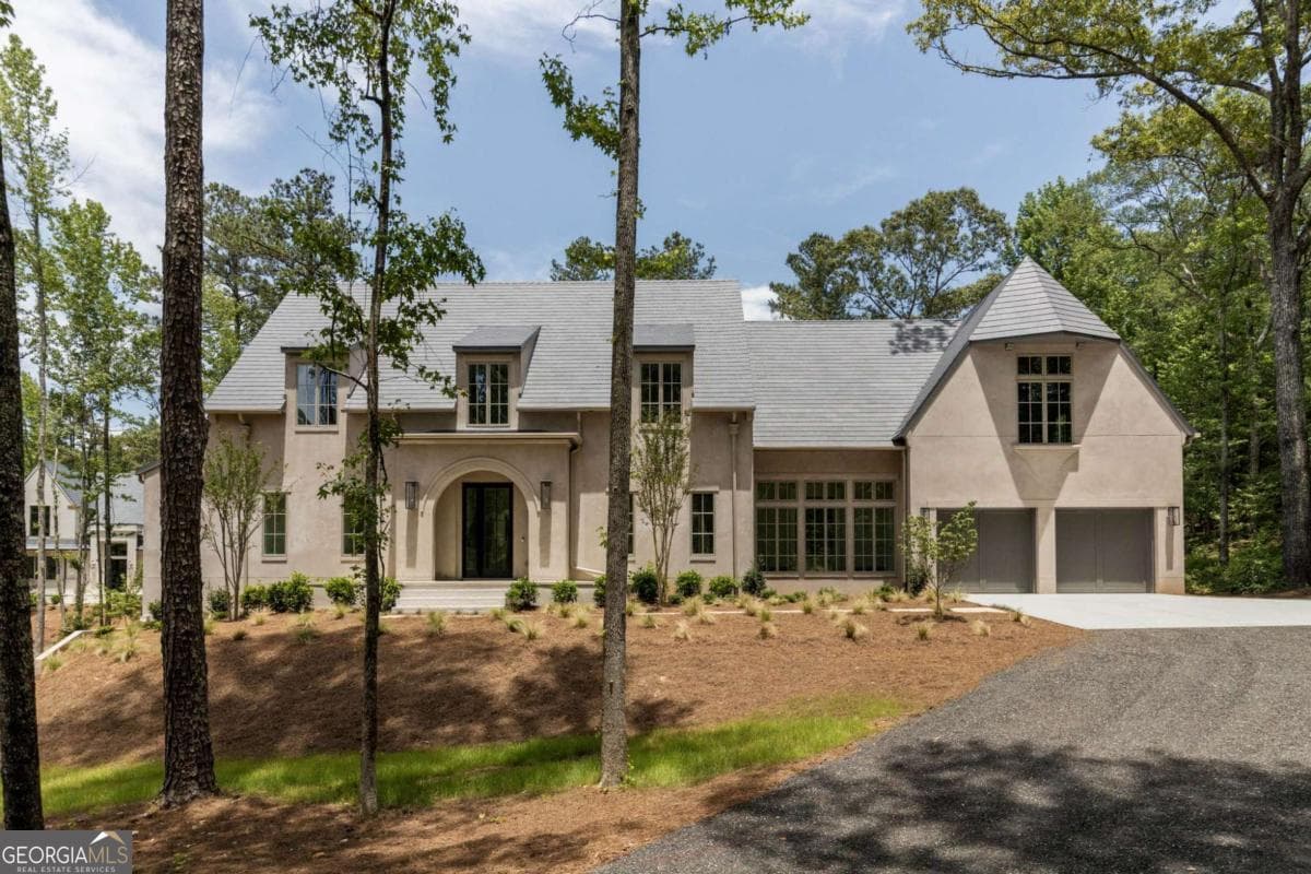 4 bedroom, 4.5 bathroom, 4,125 sq ft single family residence for sale at 555 Augusta Lane, Chattahoochee Hills, GA 30268 — photo 2
