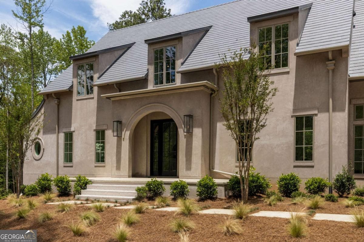 4 bedroom, 4.5 bathroom, 4,125 sq ft single family residence for sale at 555 Augusta Lane, Chattahoochee Hills, GA 30268 — photo 3