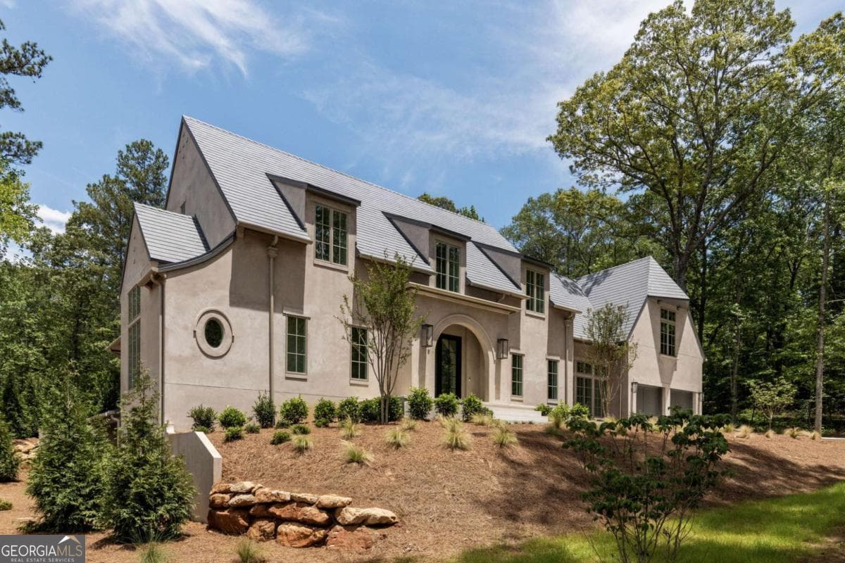 4 bedroom, 4.5 bathroom, 4,125 sq ft single family residence for sale at 555 Augusta Lane, Chattahoochee Hills, GA 30268