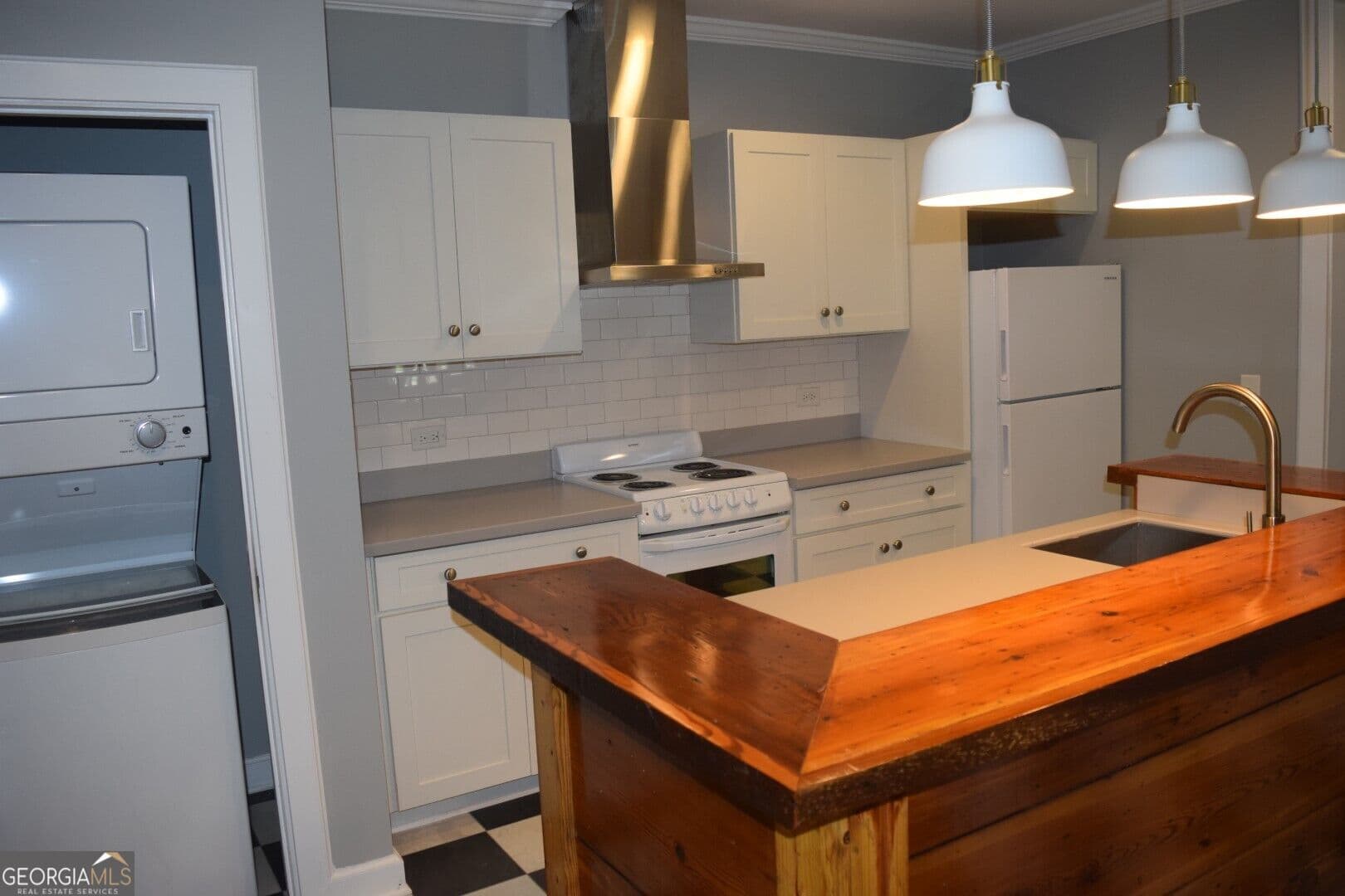 1 bedroom, 1 bathroom, 800 sq ft apartment for rent at 203 N Washington Avenue APT. 2, Eatonton, GA 31024 for $1,000 a month — photo 3