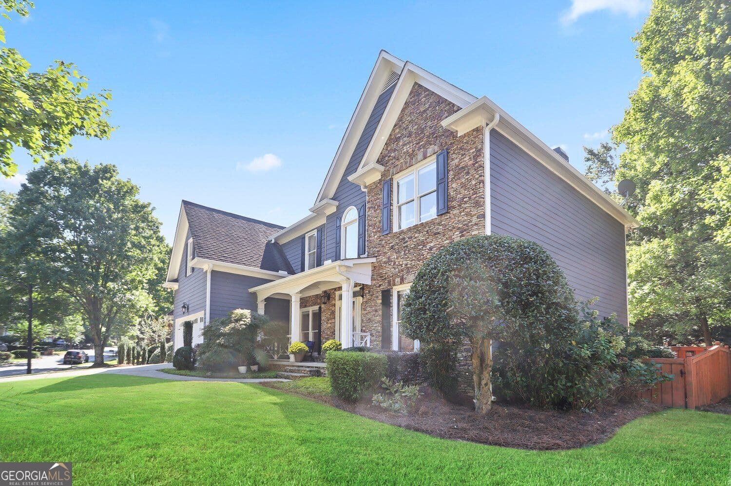 5 bedroom, 4.5 bathroom, 4,798 sq ft single family residence for sale at 3708 Tynemoore Trace, Smyrna, GA 30080 — photo 3