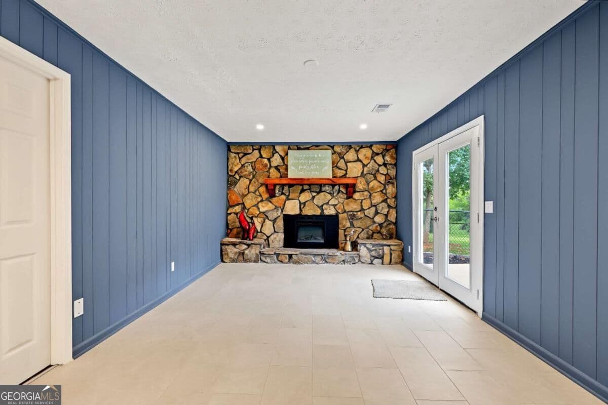 3 bedroom, 2 bathroom, 1,304 sq ft single family residence for sale at 3447 Trickum Road, Woodstock, GA 30188 — photo 5