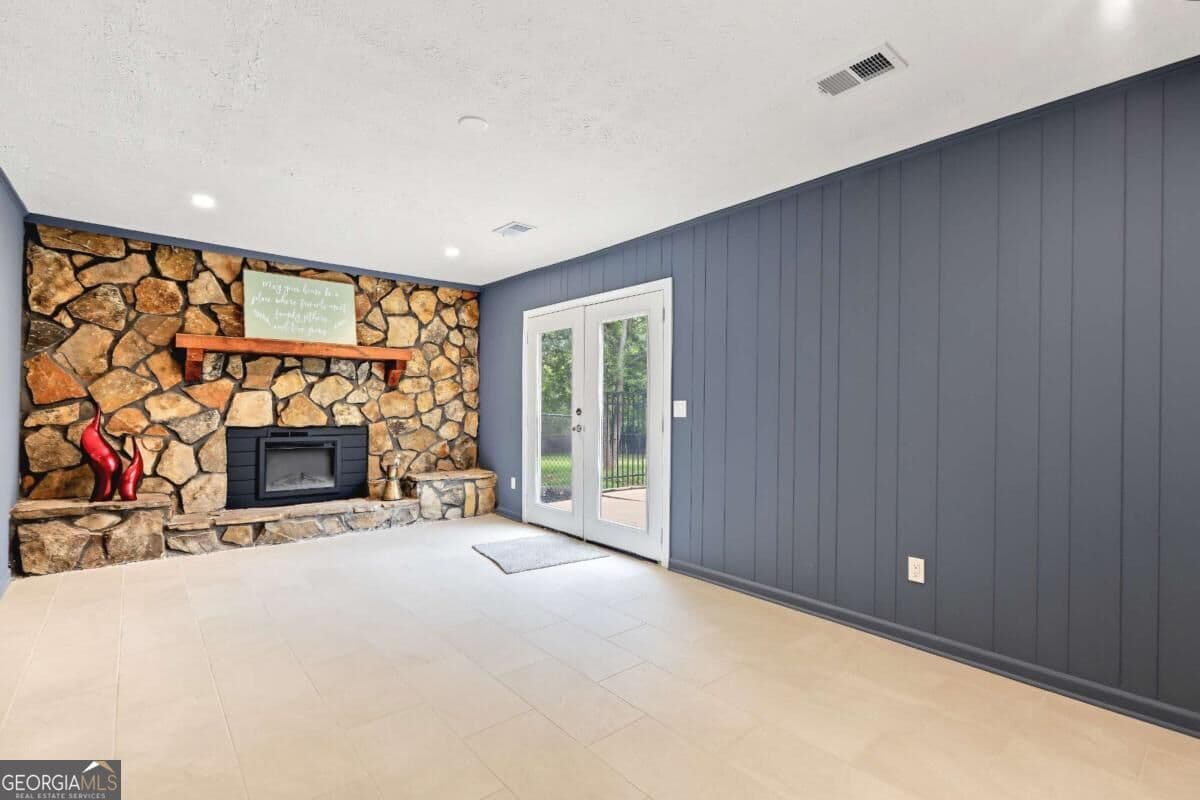 3 bedroom, 2 bathroom, 1,304 sq ft single family residence for sale at 3447 Trickum Road, Woodstock, GA 30188 — photo 4