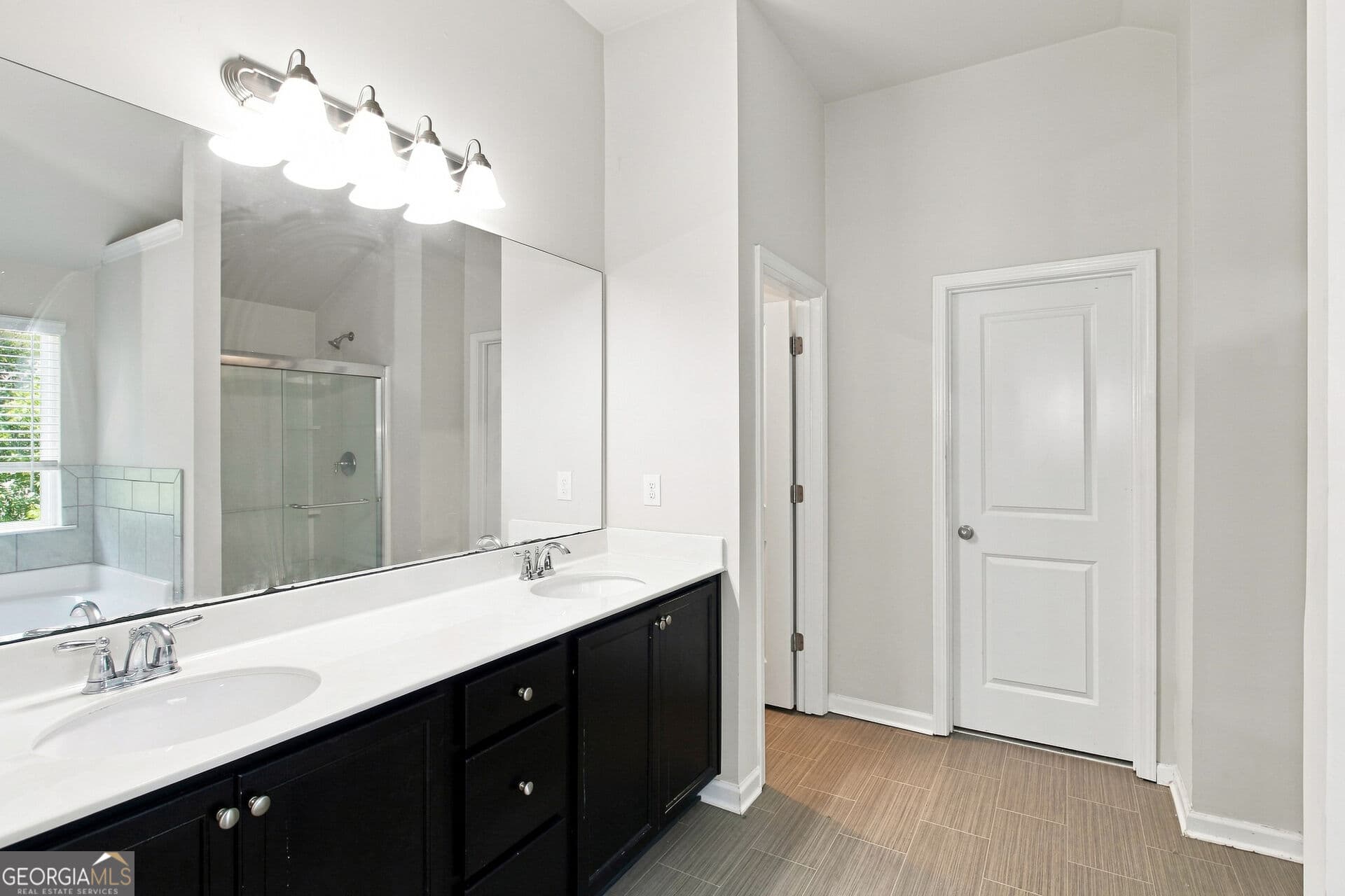 4 bedroom, 2.5 bathroom, 2,371 sq ft single family residence for sale at 1320 Grove Park Lane, Jonesboro, GA 30236 — photo 10