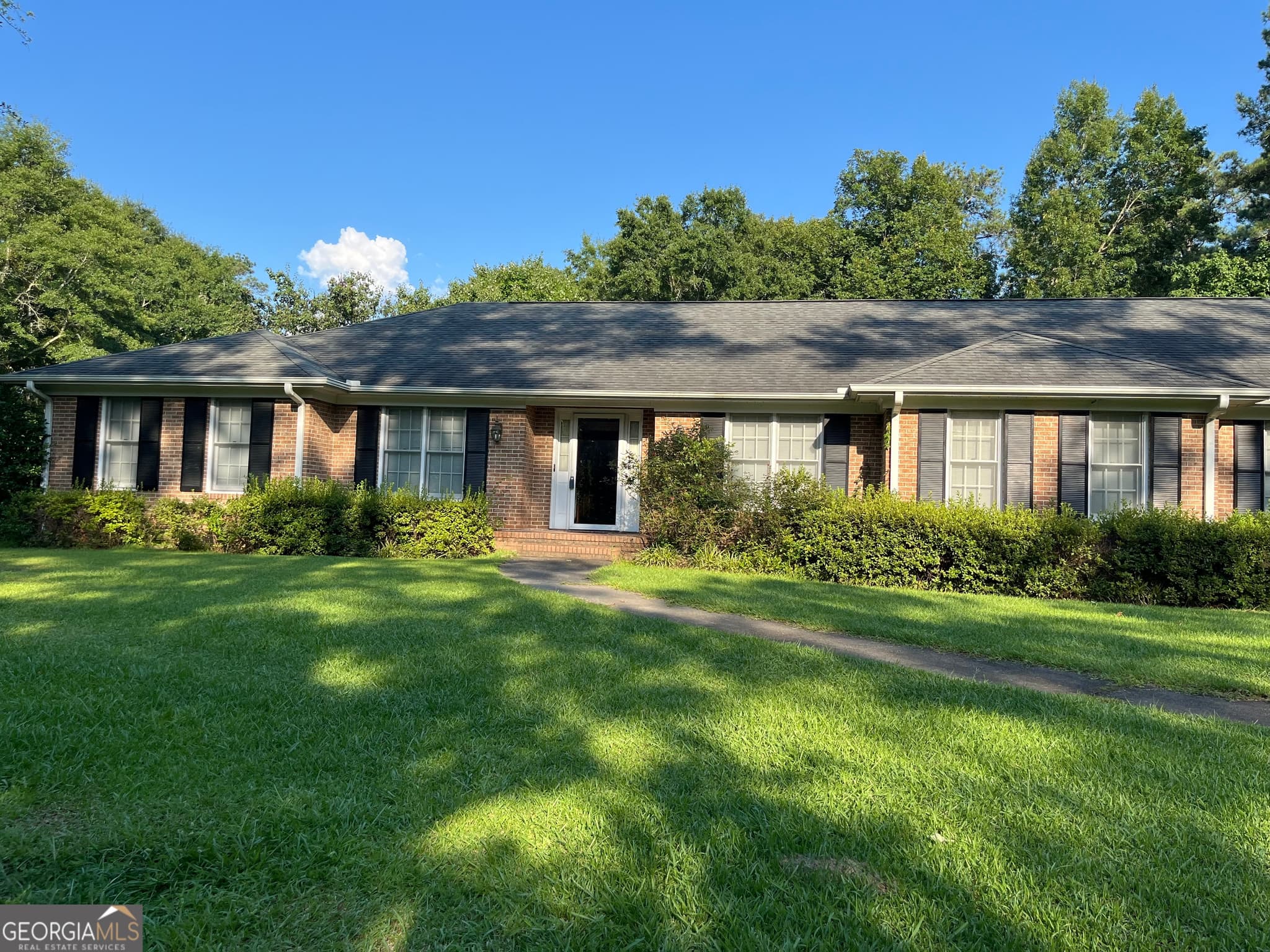 3 bedroom, 3 bathroom, 3,357 sq ft single family residence for sale at 149 Alexandria Drive, Macon, GA 31210 — photo 1 of 22