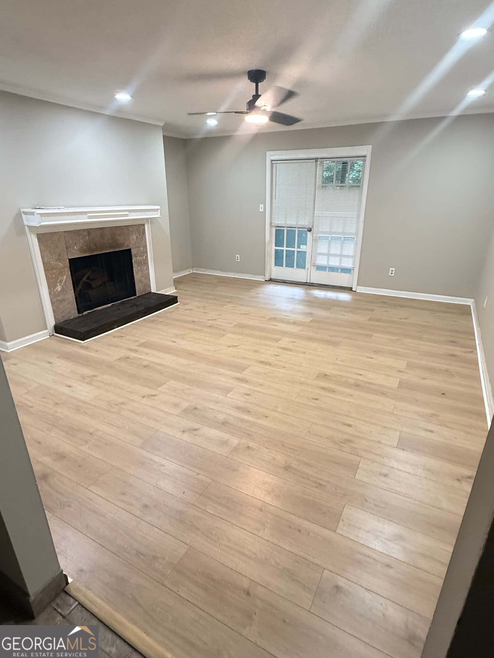 3 bedroom, 2 bathroom, 1,628 sq ft condominium for sale at 3024 Parc Lorraine, Lithonia, GA 30038 — photo 2