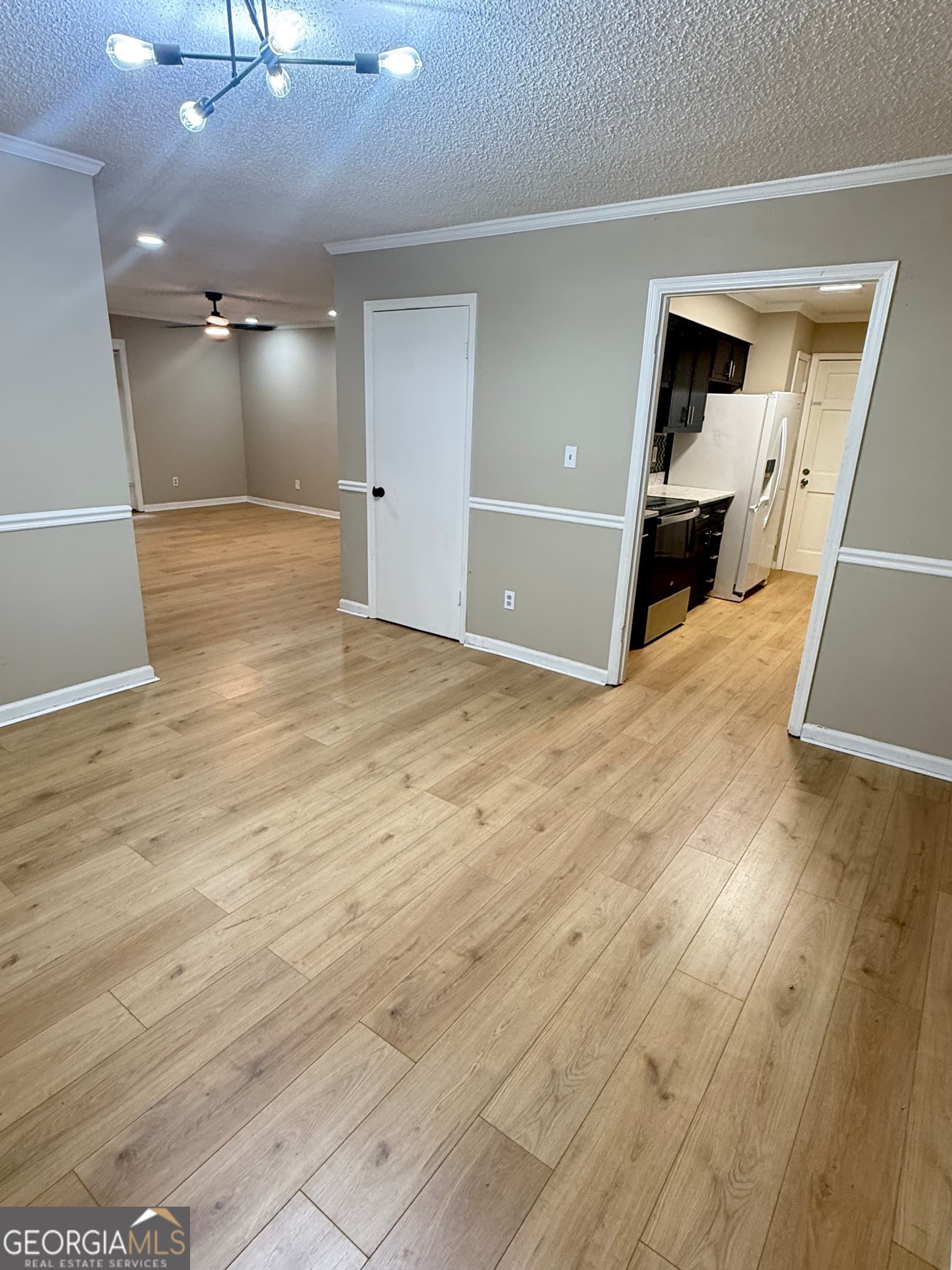 3 bedroom, 2 bathroom, 1,628 sq ft condominium for sale at 3024 Parc Lorraine, Lithonia, GA 30038 — photo 3
