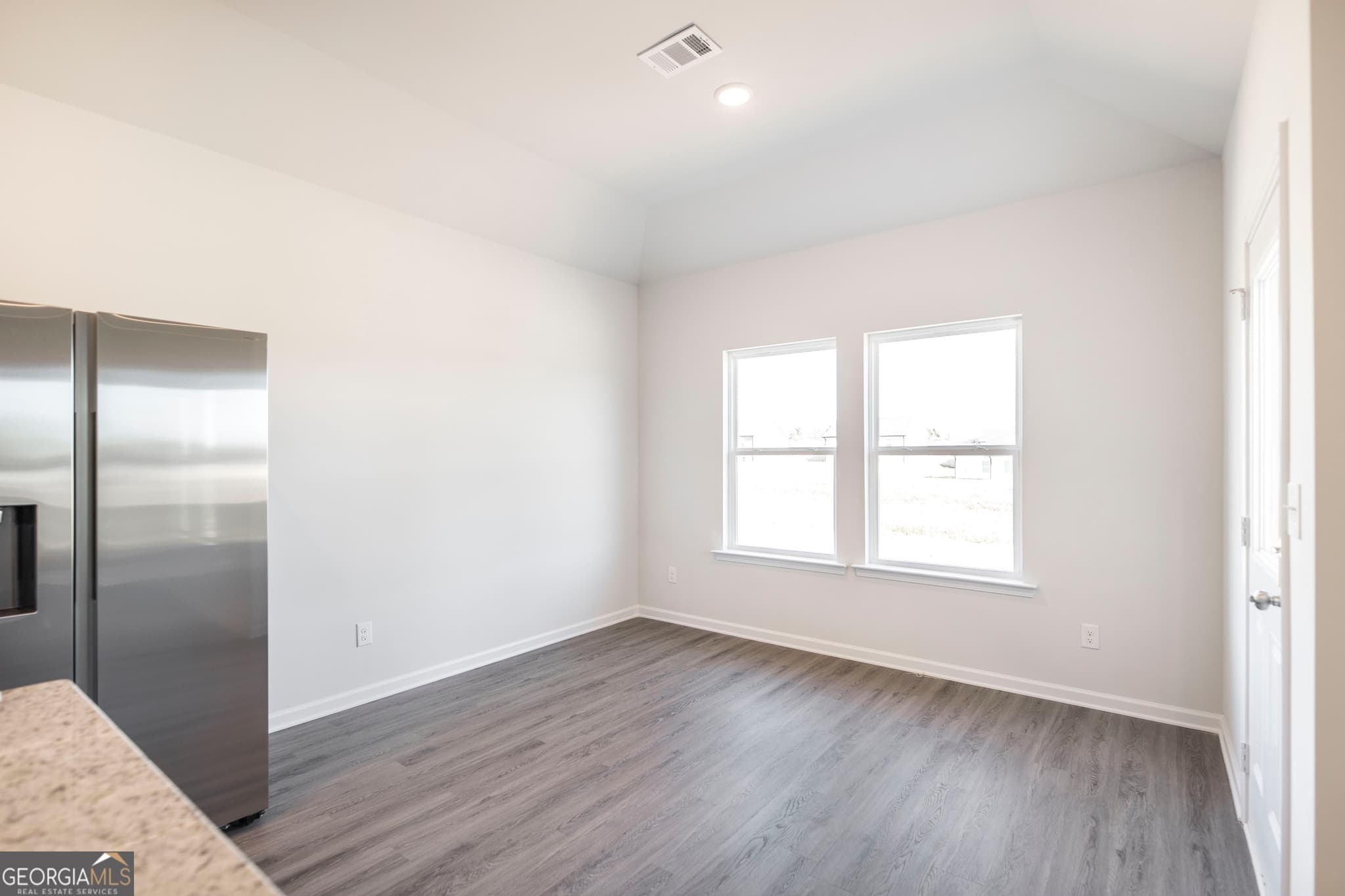 3 bedroom, 2 bathroom, 1,549 sq ft single family residence for sale at 403 Georgian Walk, Byron, GA 31008 — photo 7