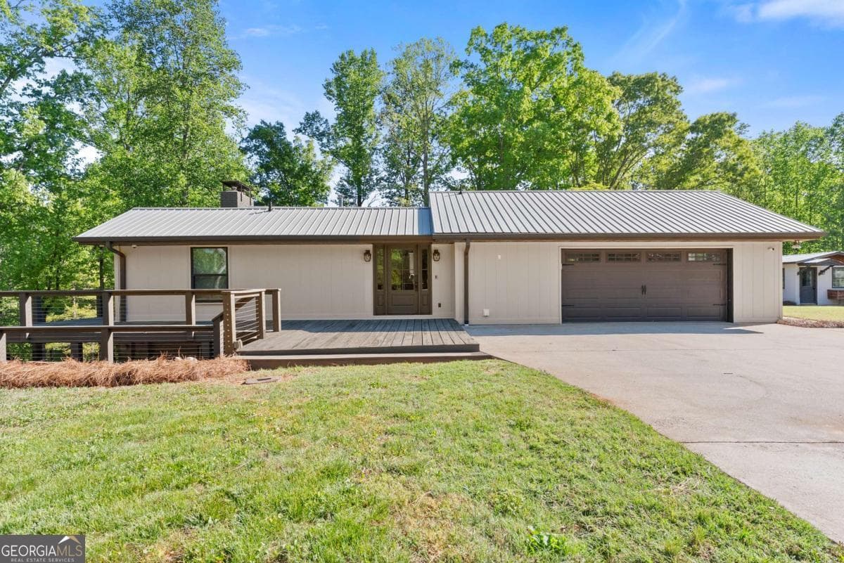 4 bedroom, 3 bathroom, 1,464 sq ft single family residence for sale at 6632 Mountain Meadow Drive, Clermont, GA 30527 — photo 3