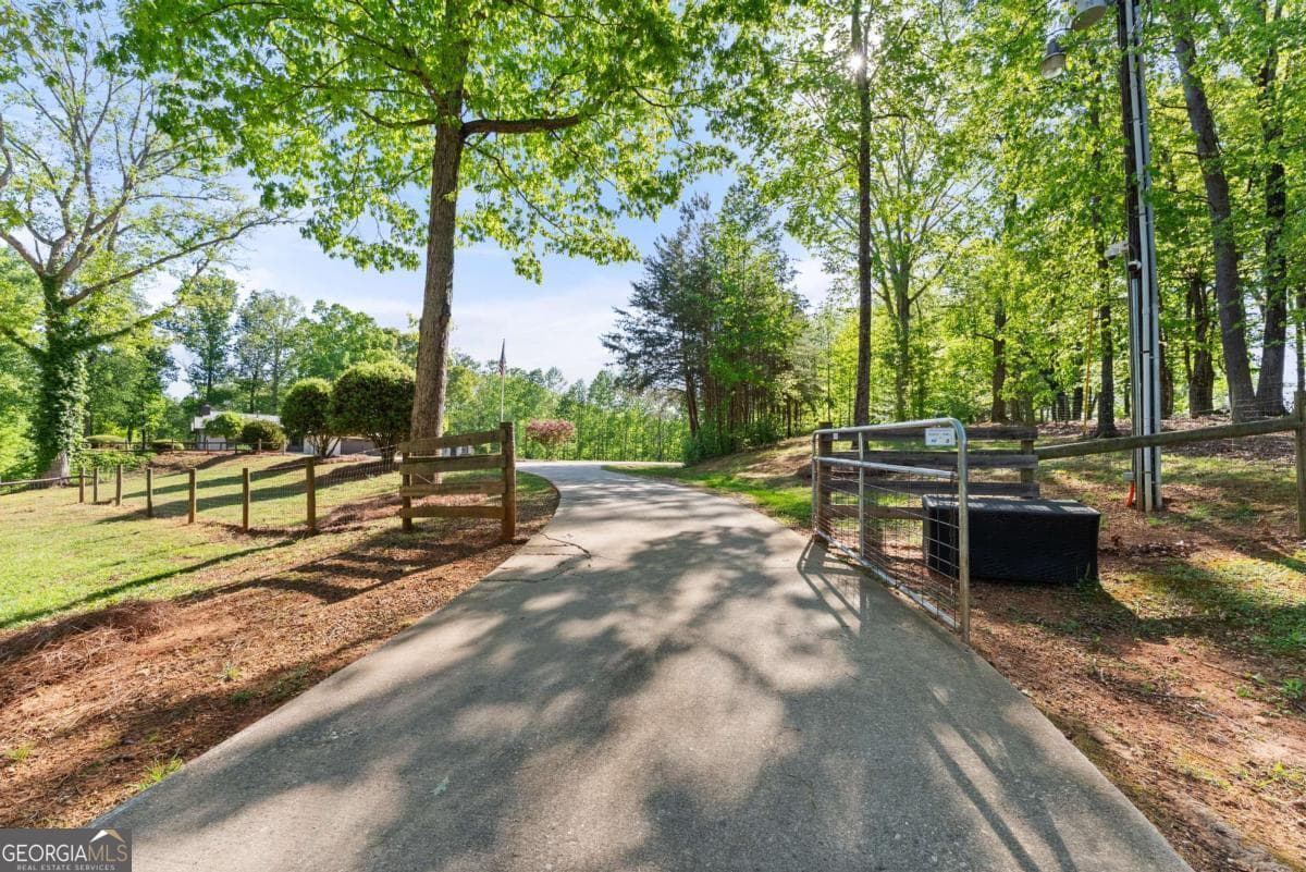 4 bedroom, 3 bathroom, 1,464 sq ft single family residence for sale at 6632 Mountain Meadow Drive, Clermont, GA 30527 — photo 5