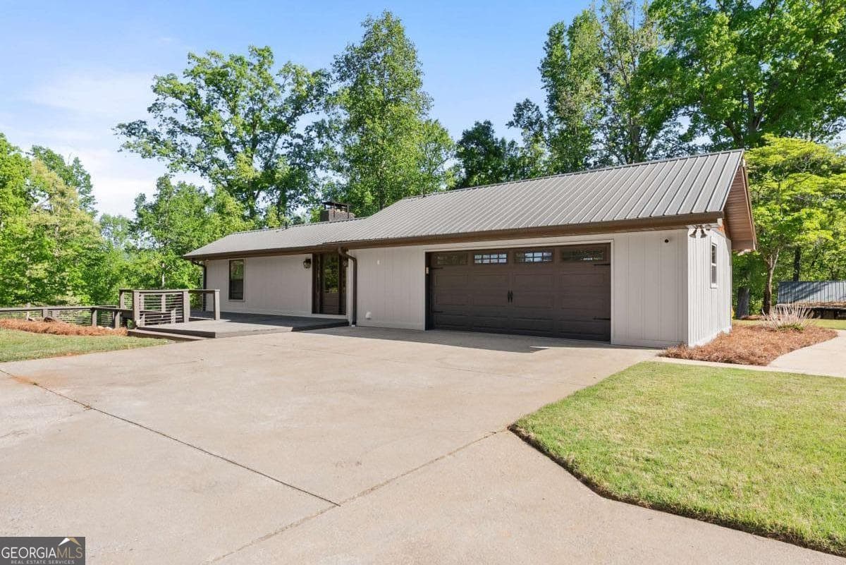 4 bedroom, 3 bathroom, 1,464 sq ft single family residence for sale at 6632 Mountain Meadow Drive, Clermont, GA 30527 — photo 4