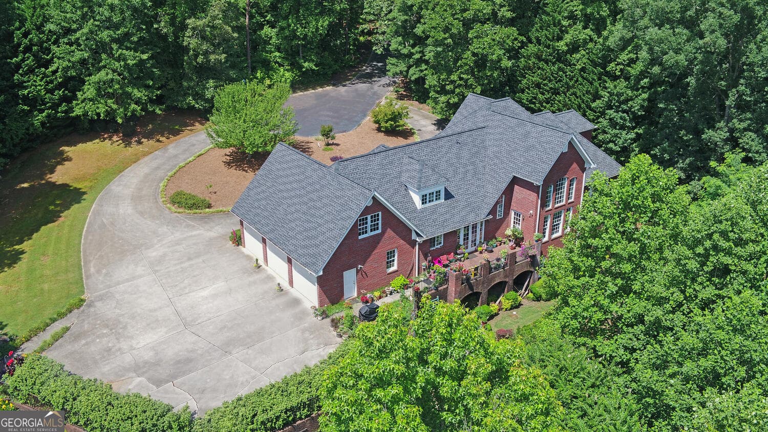 5 bedroom, 6 bathroom single family residence for sale at 135 Winter Court, Clarkesville, GA 30523 — photo 2